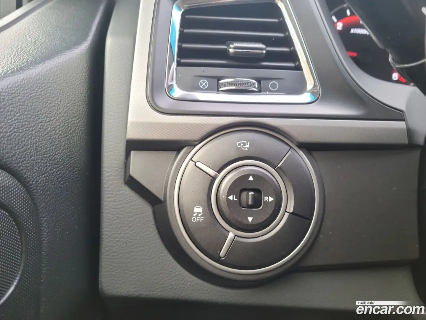 KORANDO KG Mobility 2017.9-OPTION-018