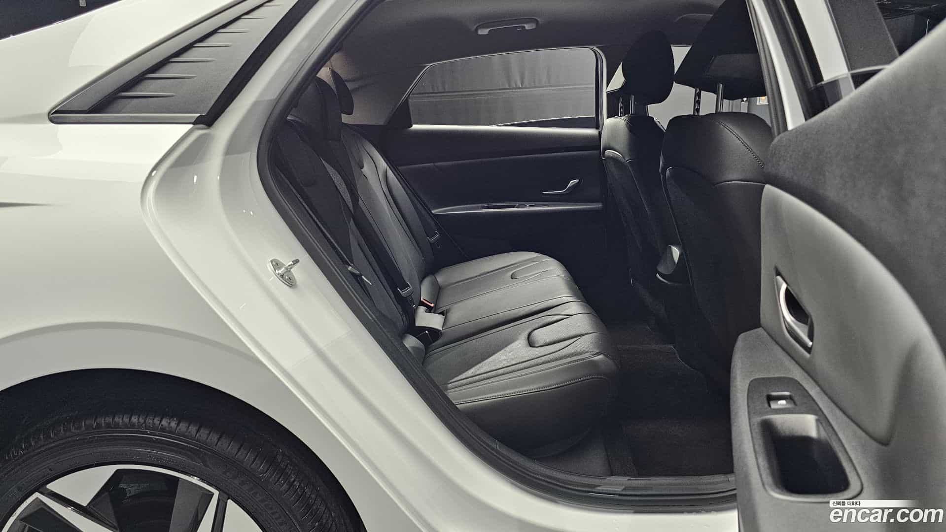 AVANTE Hyundai 2020.4-OPTION-015