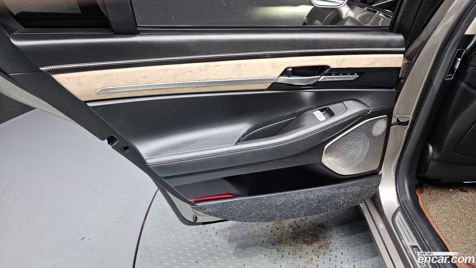 G90 Genesis 2019.7-INNER-035