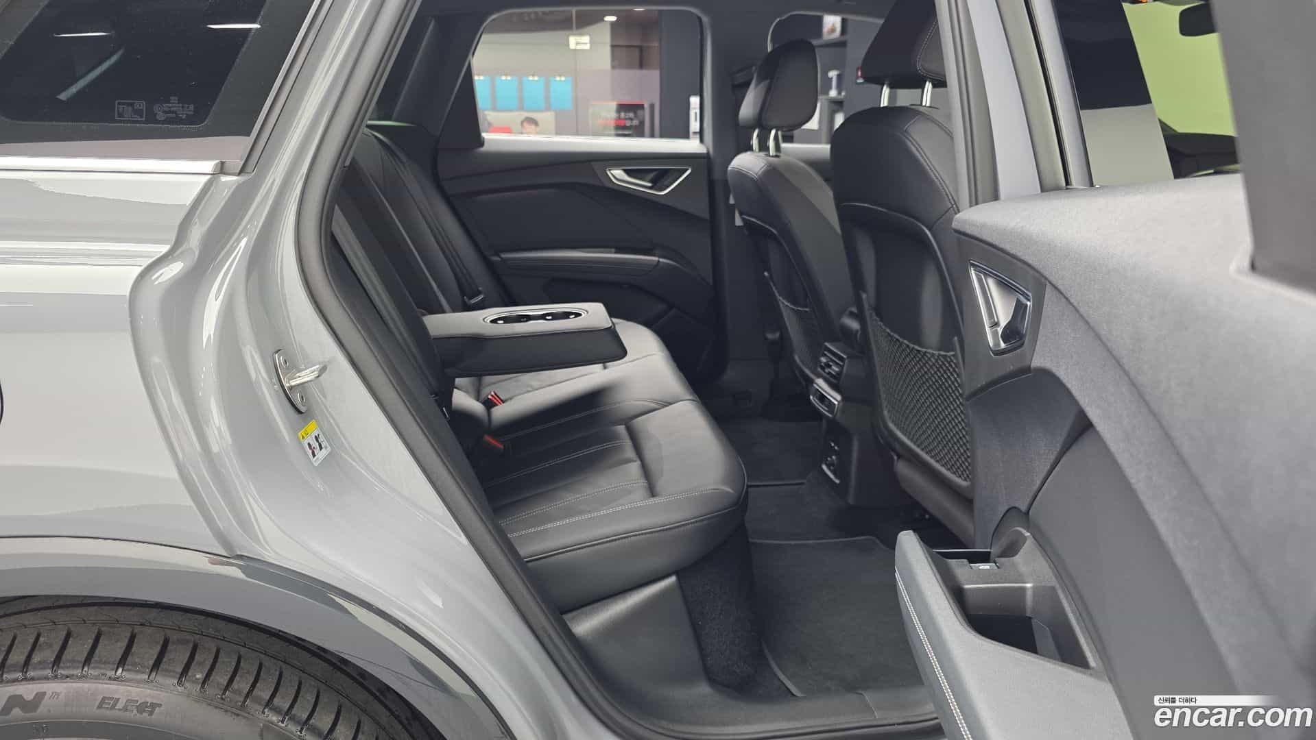 Q4 e-tron Audi 2022.9-OPTION-016