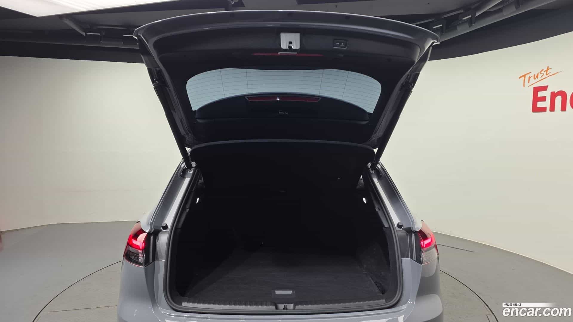 Q4 e-tron Audi 2022.9-OPTION-024