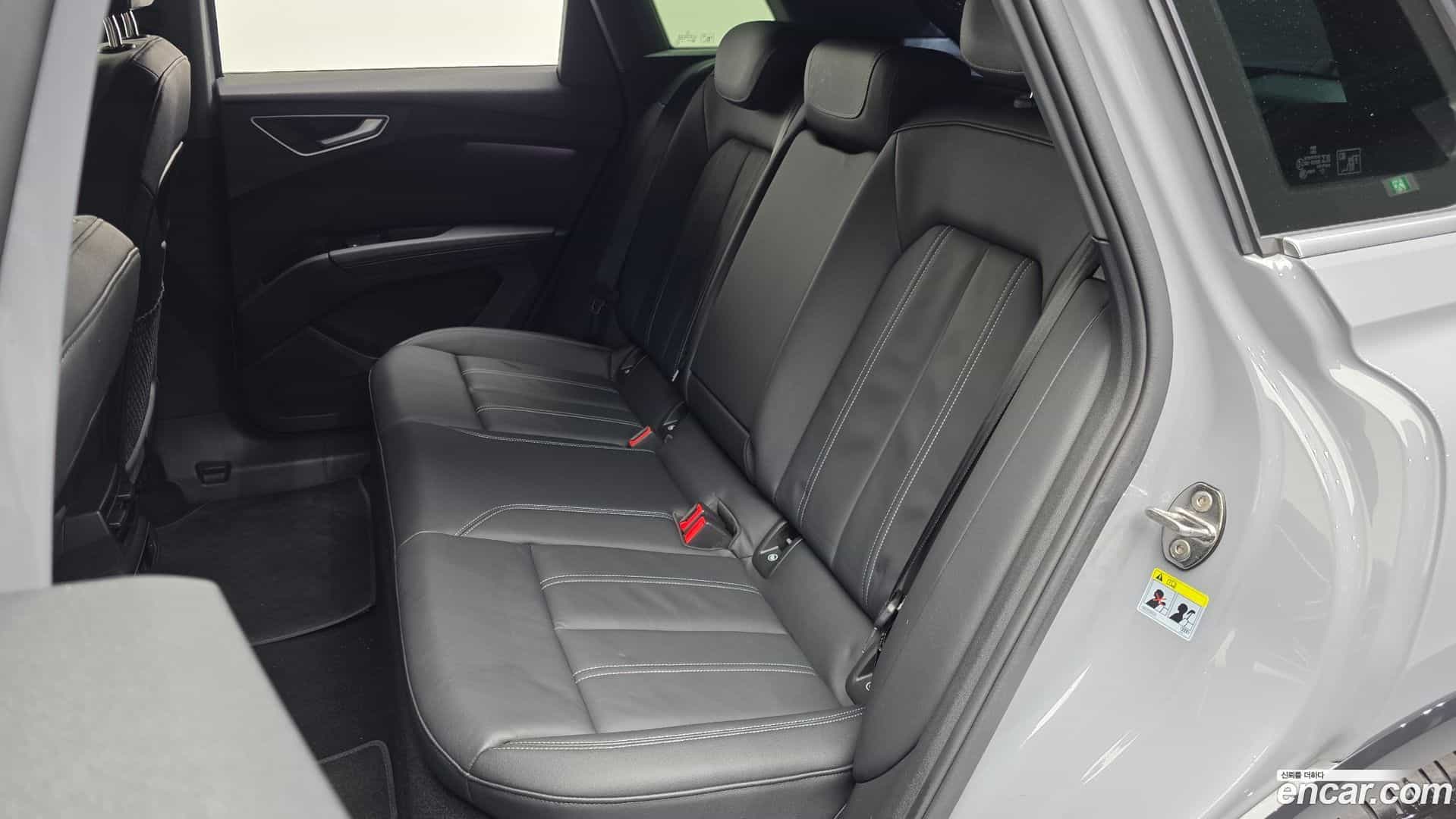 Q4 e-tron Audi 2022.9-INNER-036