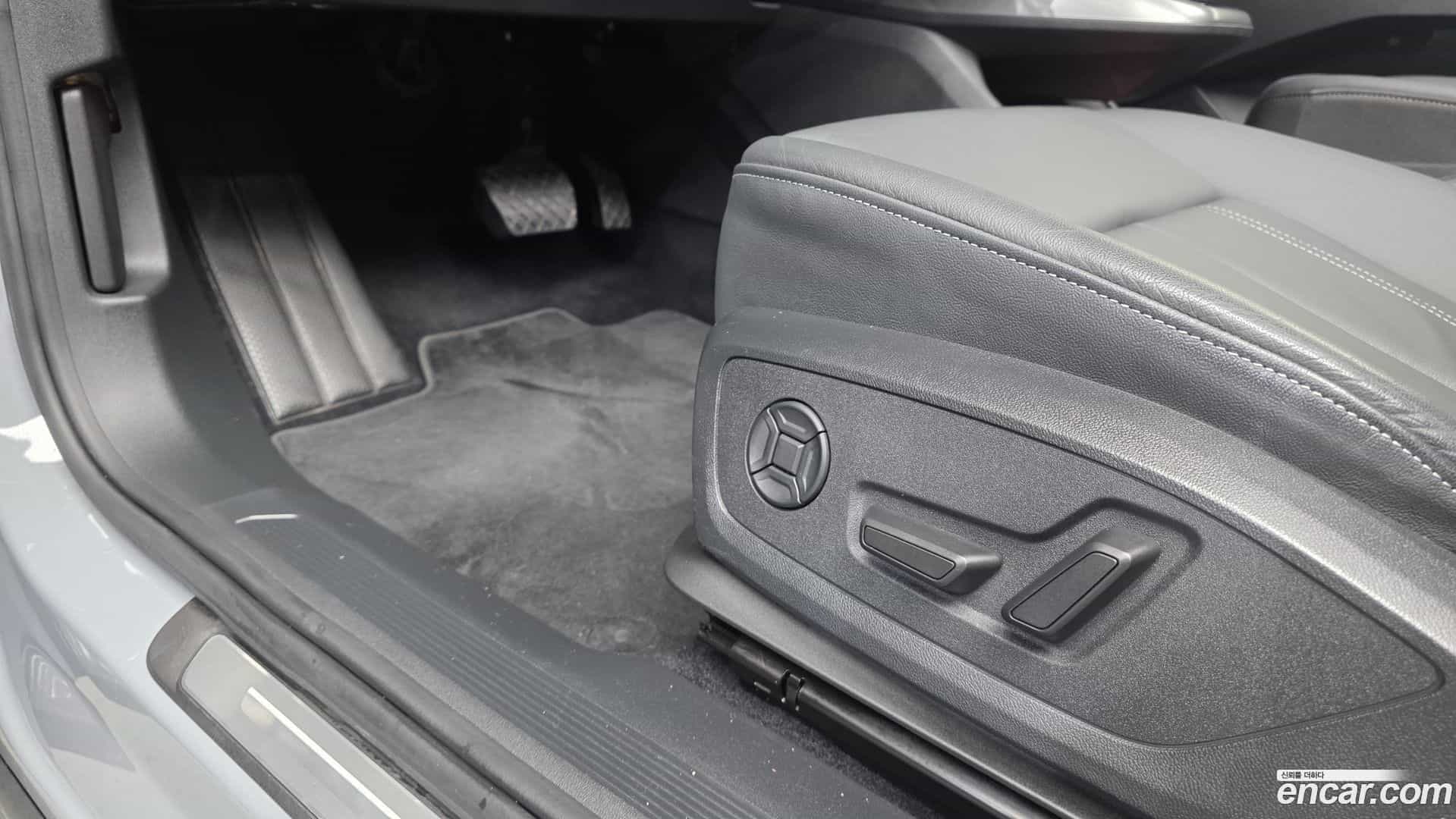 Q4 e-tron Audi 2022.9-OPTION-040