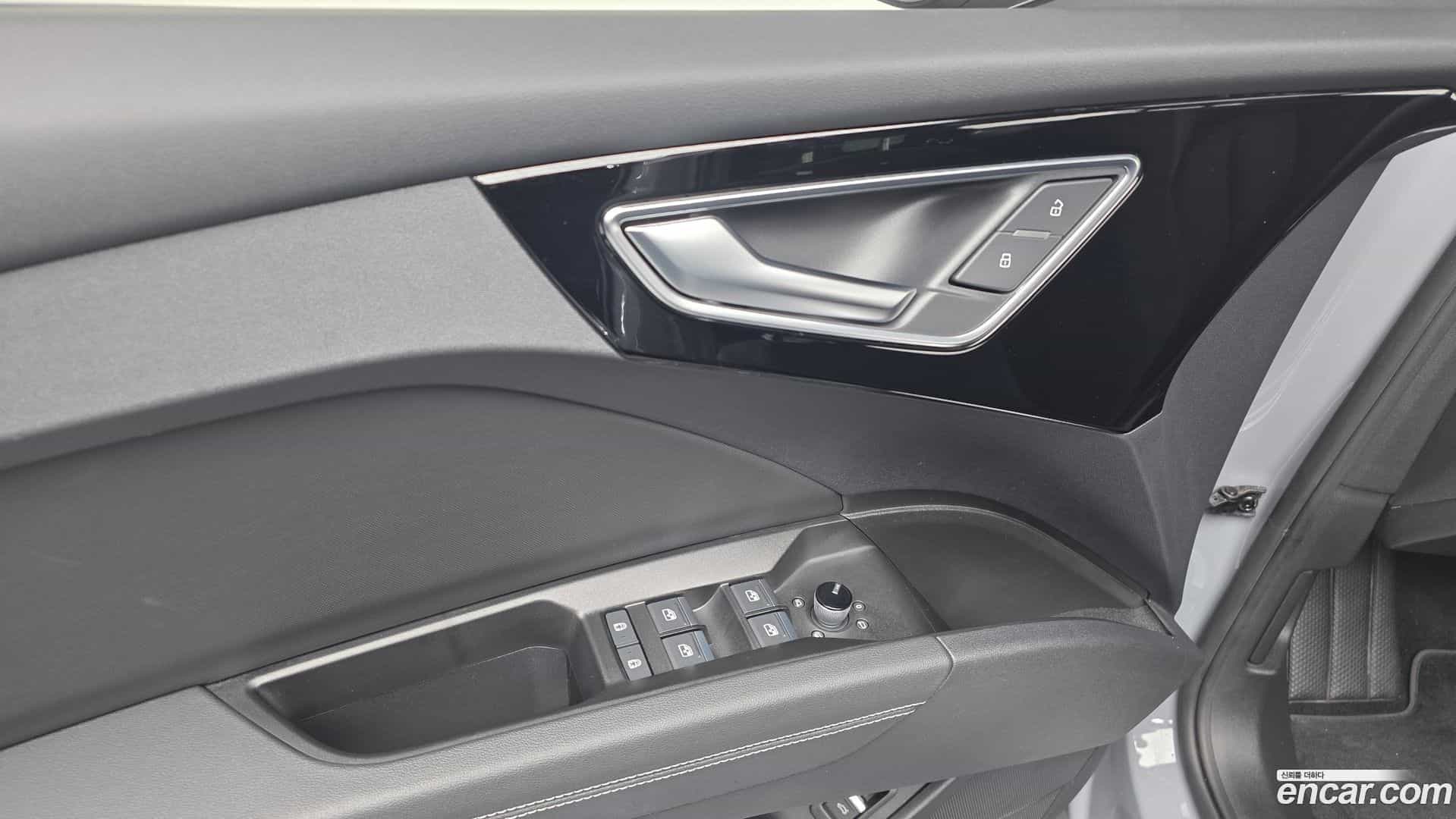 Q4 e-tron Audi 2022.9-OPTION-043