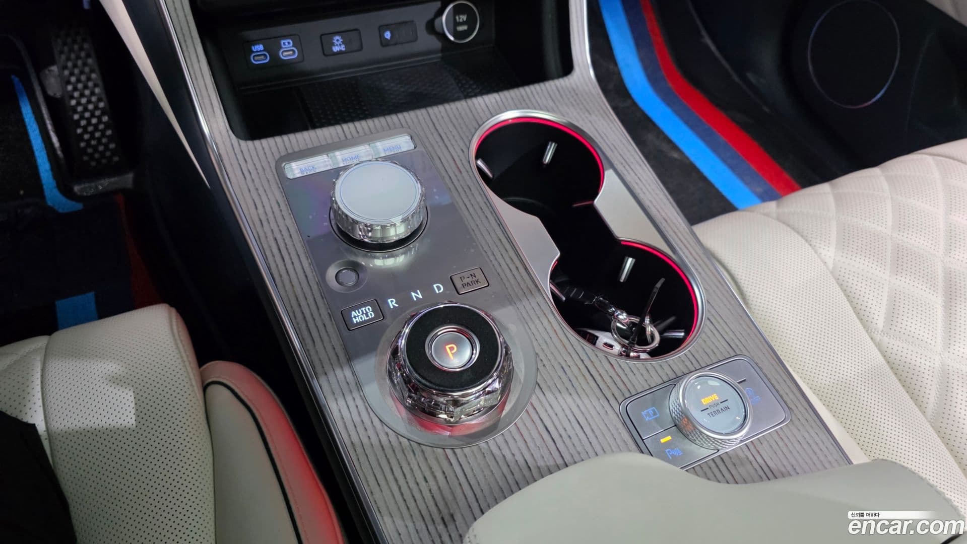 Main__Slider__Photo:GV80 Genesis 2025.0-8