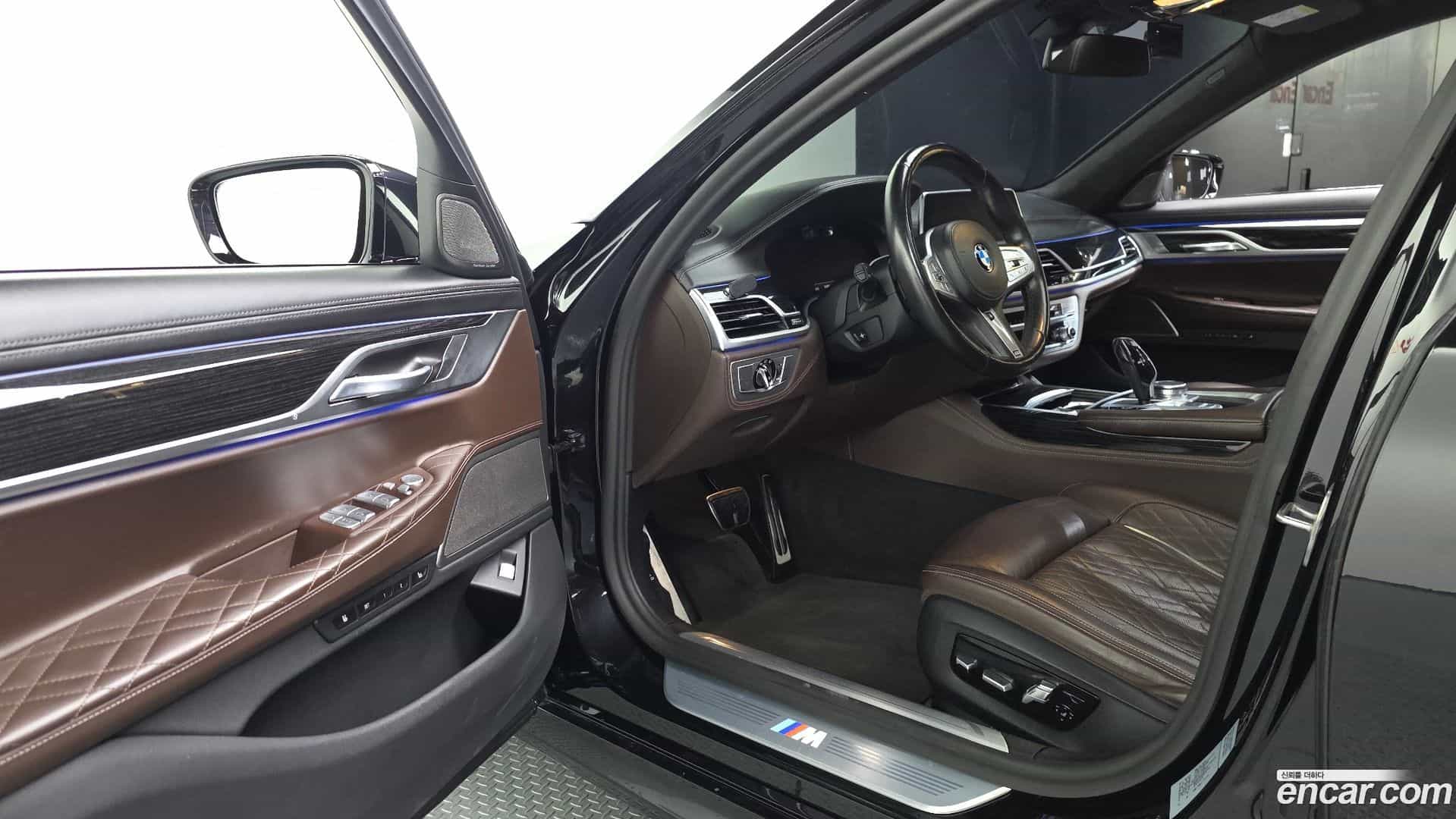 7-Series BMW 2021.9-INNER-010