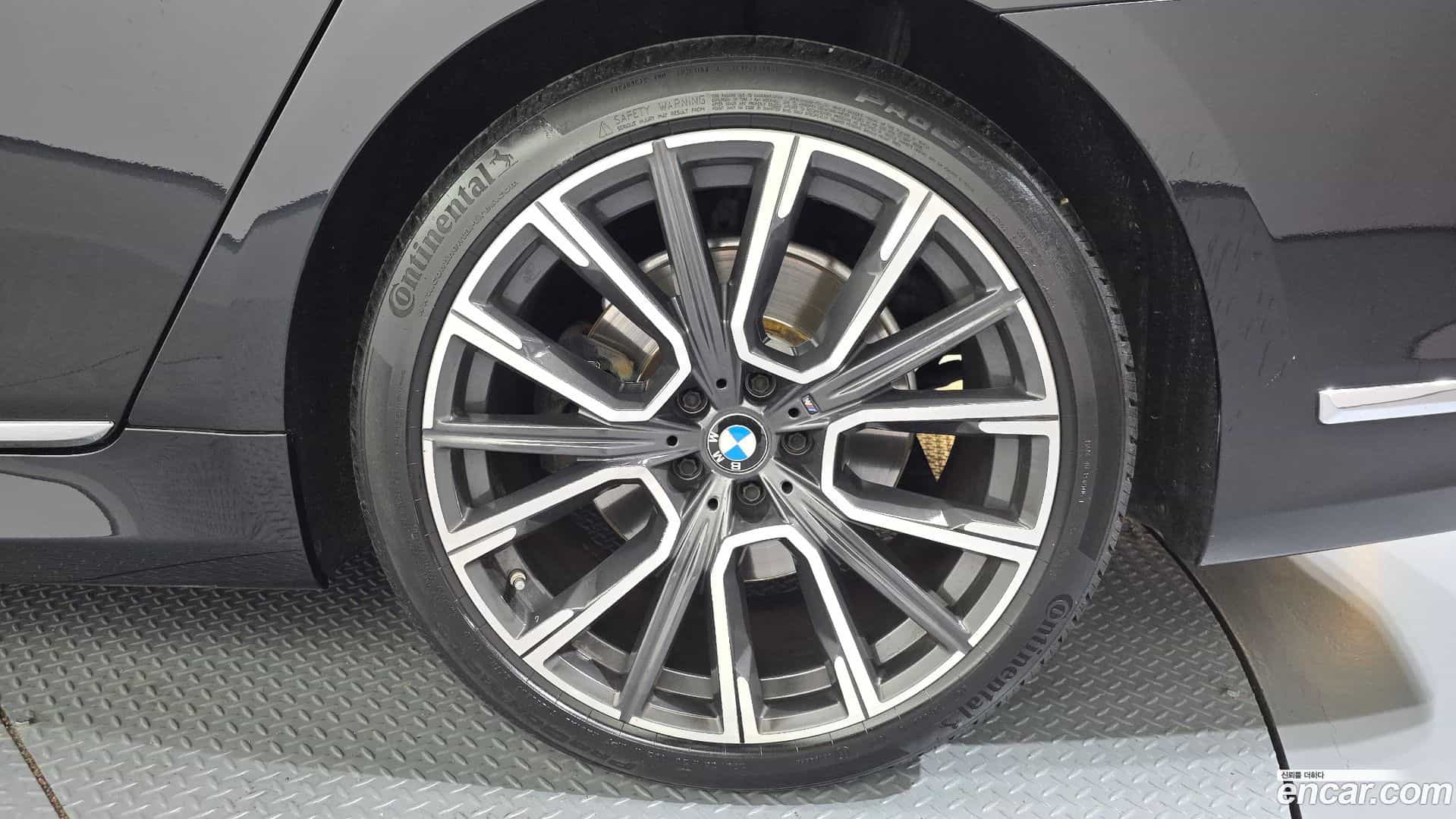7-Series BMW 2021.9-OUTER-031