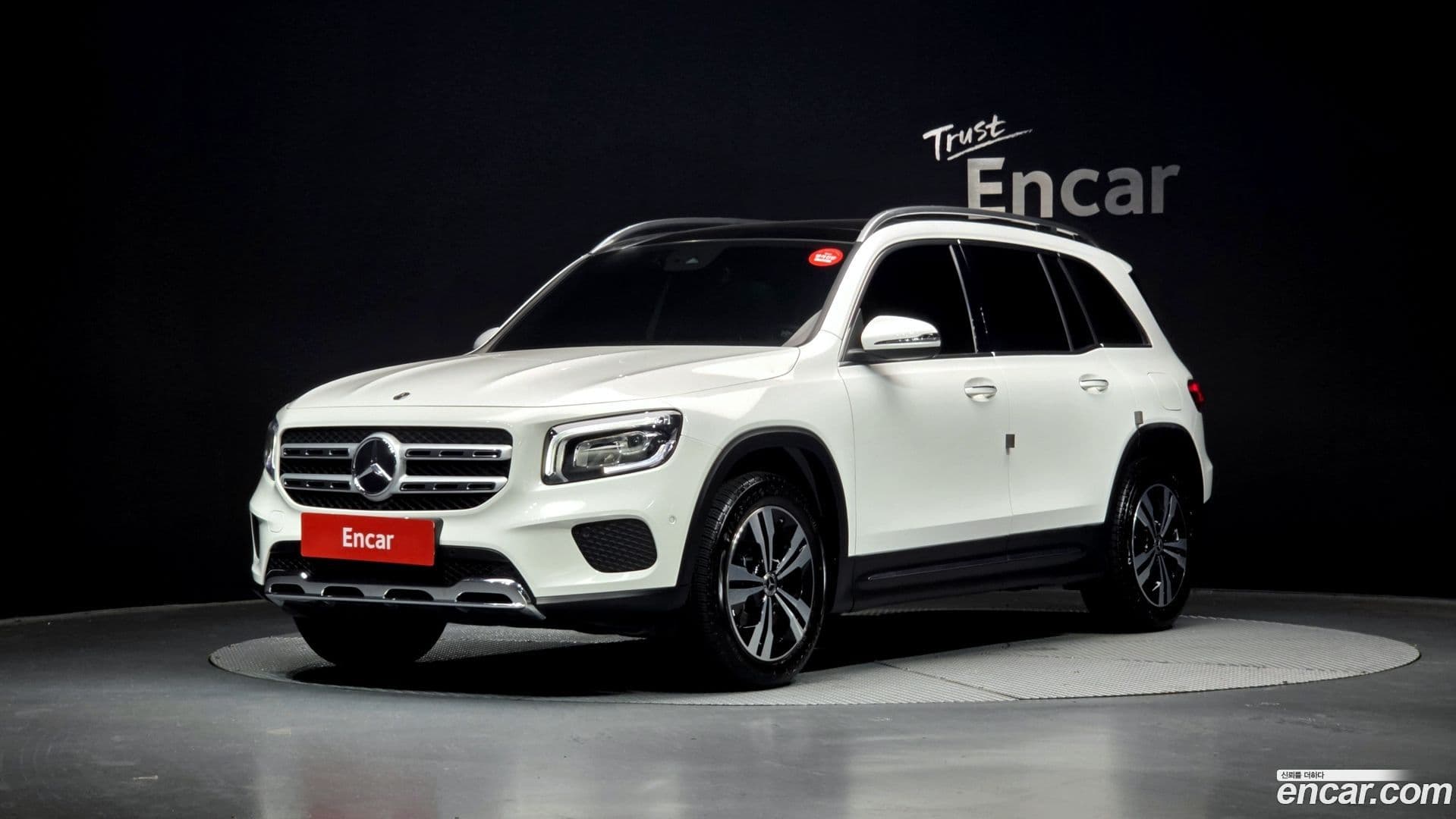 Main__Slider__Photo:GLB-Class Mercedes-Benz 2021.5-0