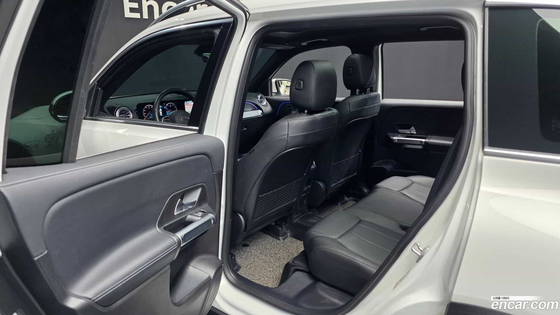 GLB-Class Mercedes-Benz 2021.5-INNER-036