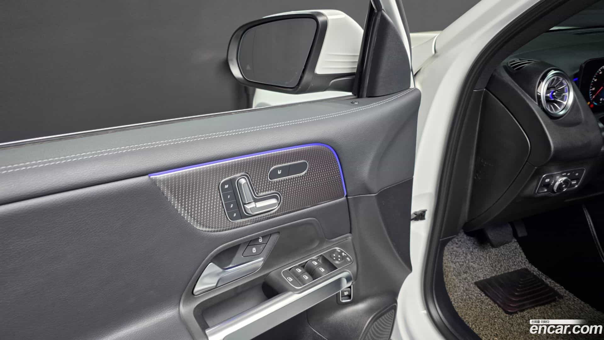 GLB-Class Mercedes-Benz 2021.5-OPTION-040