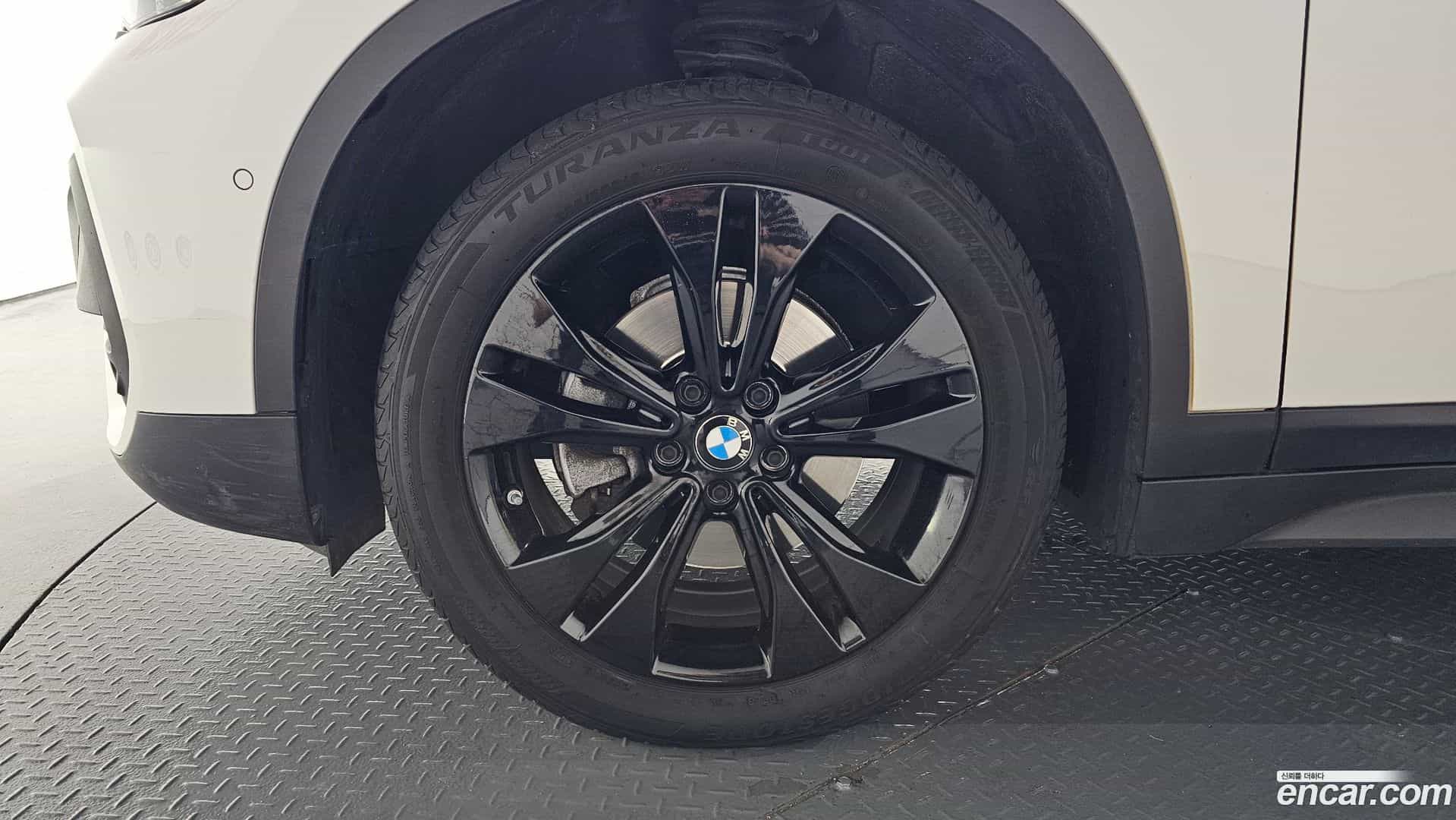 X1 BMW 2020.6-OUTER-005
