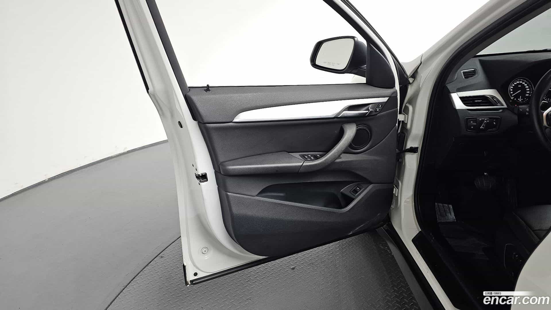 X1 BMW 2020.6-INNER-034