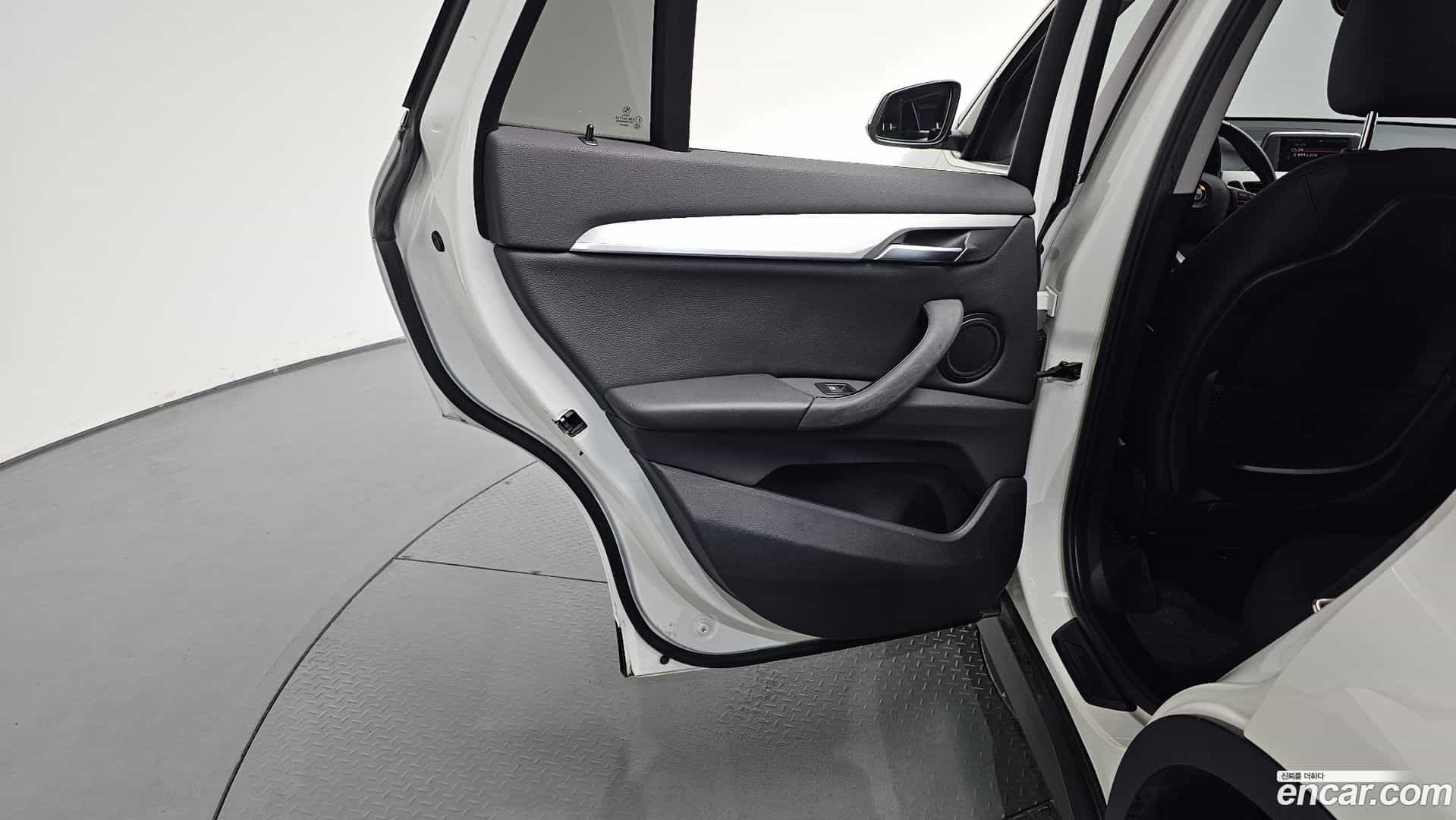 X1 BMW 2020.6-INNER-035