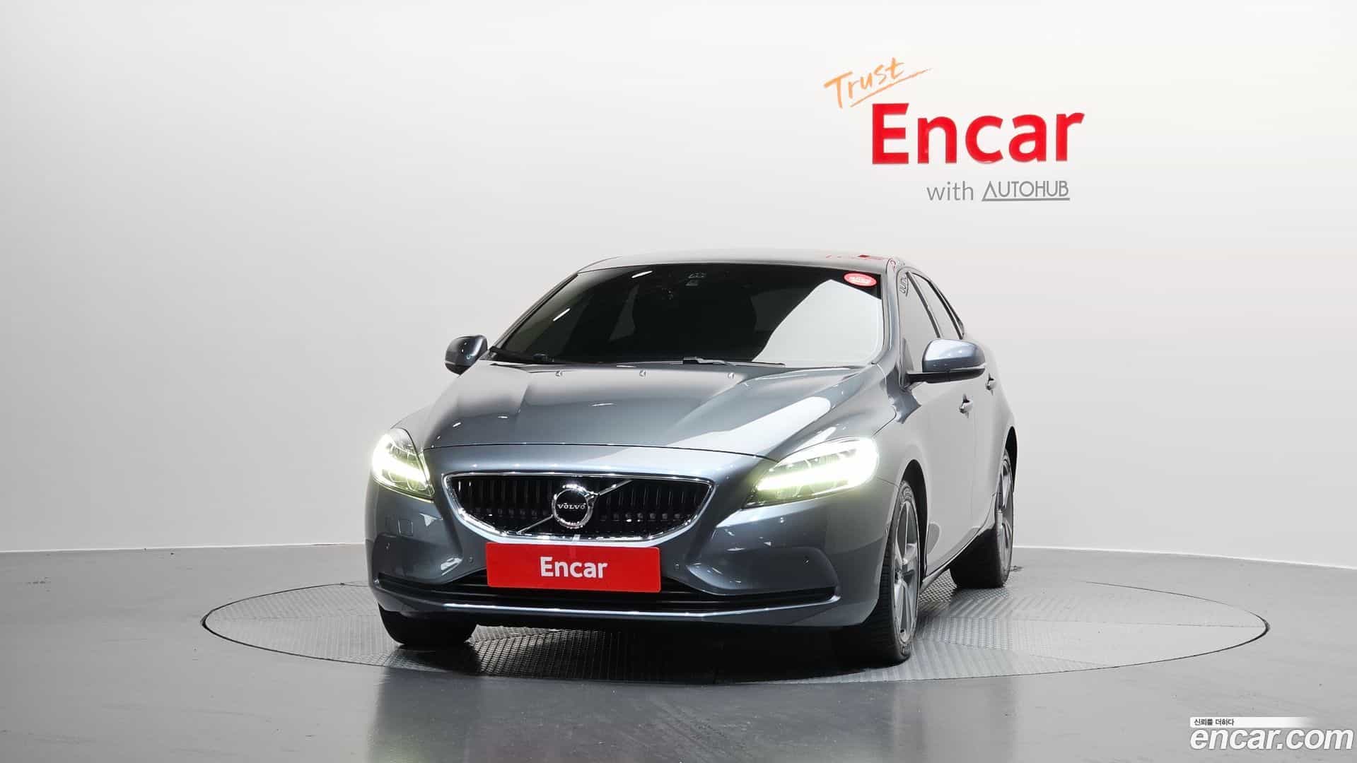 V40 Volvo 2018.4-OUTER-003