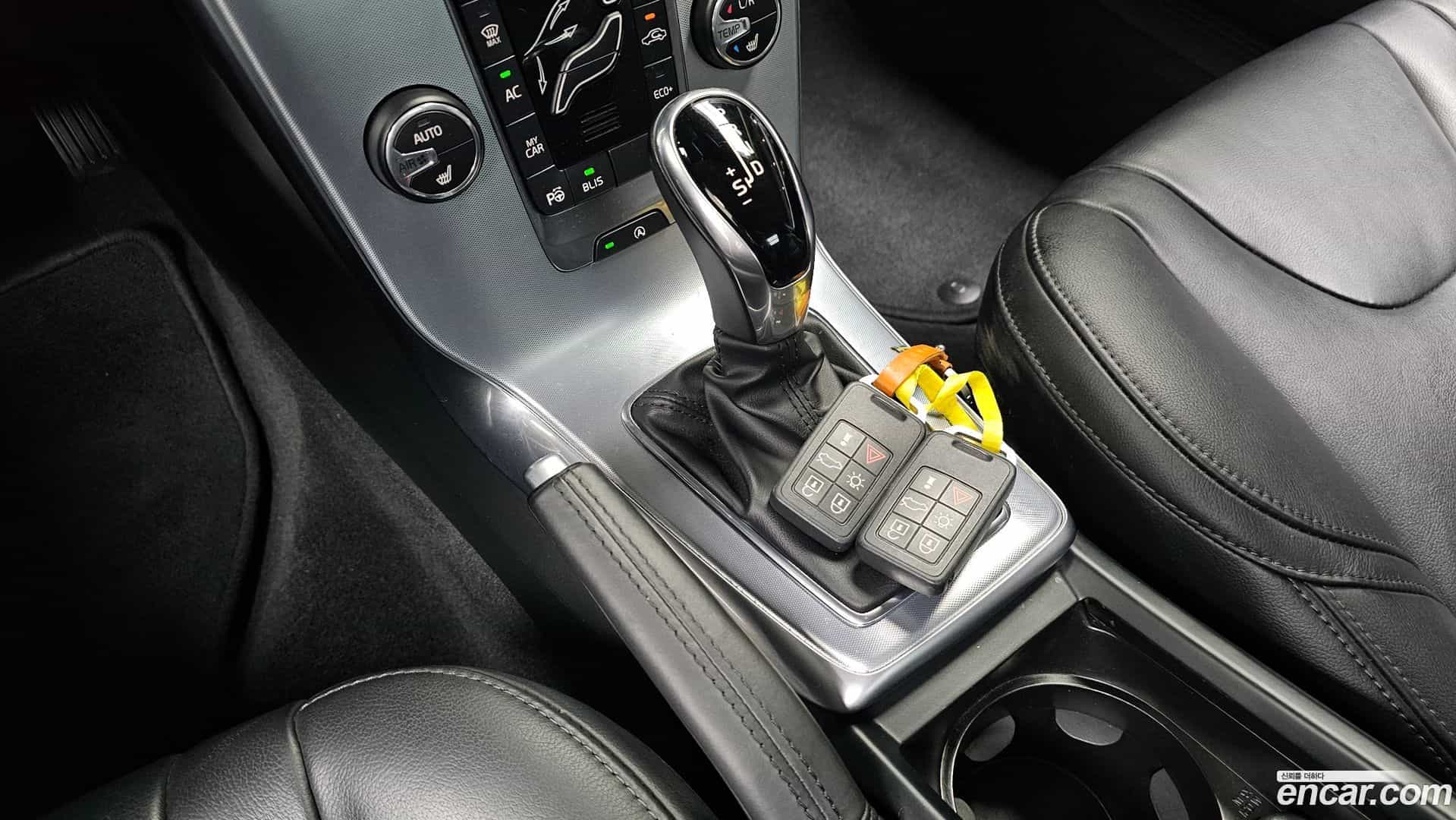V40 Volvo 2018.4-INNER-009