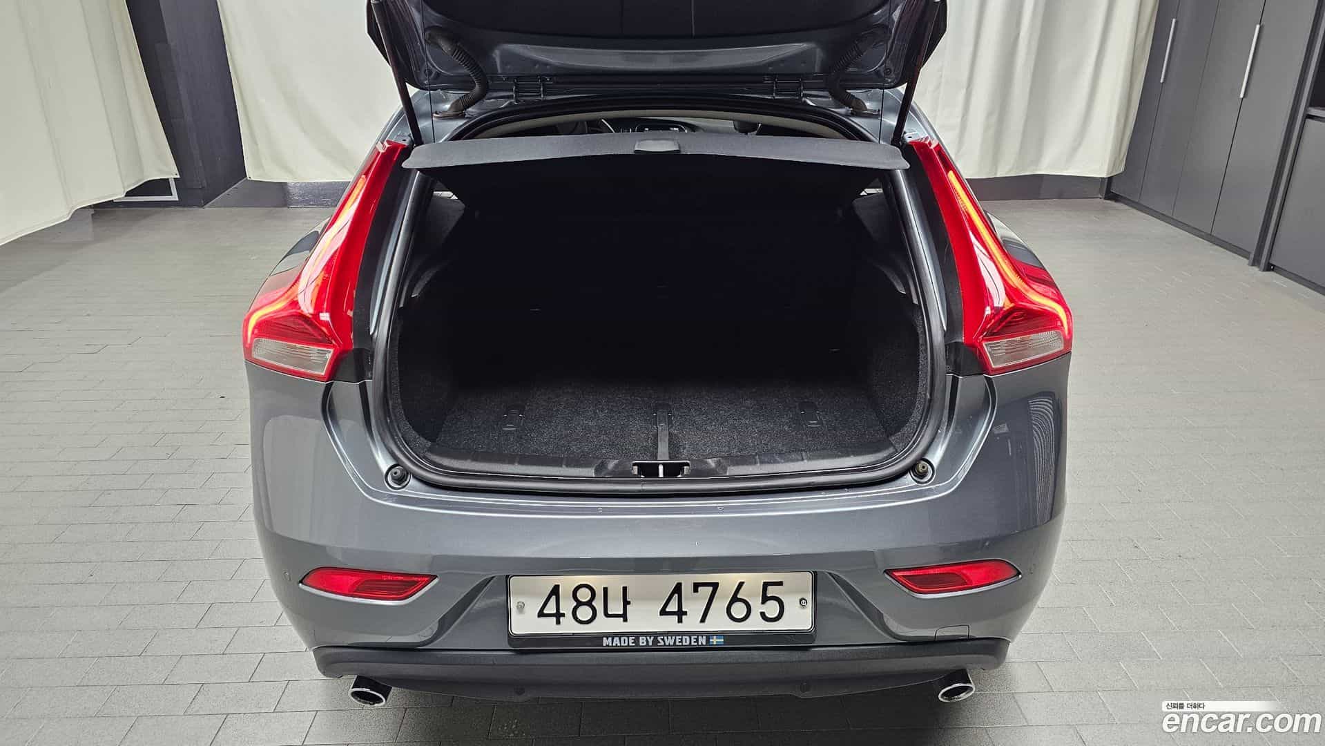 V40 Volvo 2018.4-OPTION-019