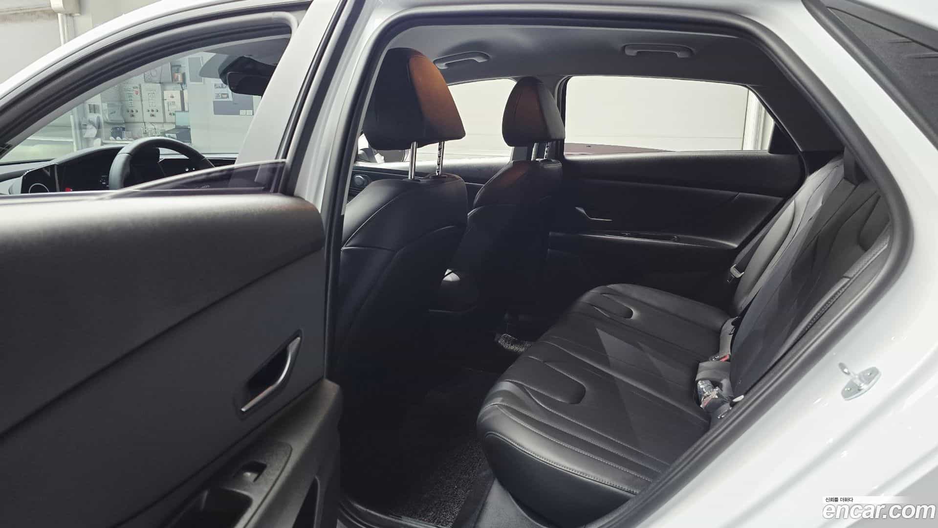 AVANTE Hyundai 2022.3-OPTION-015