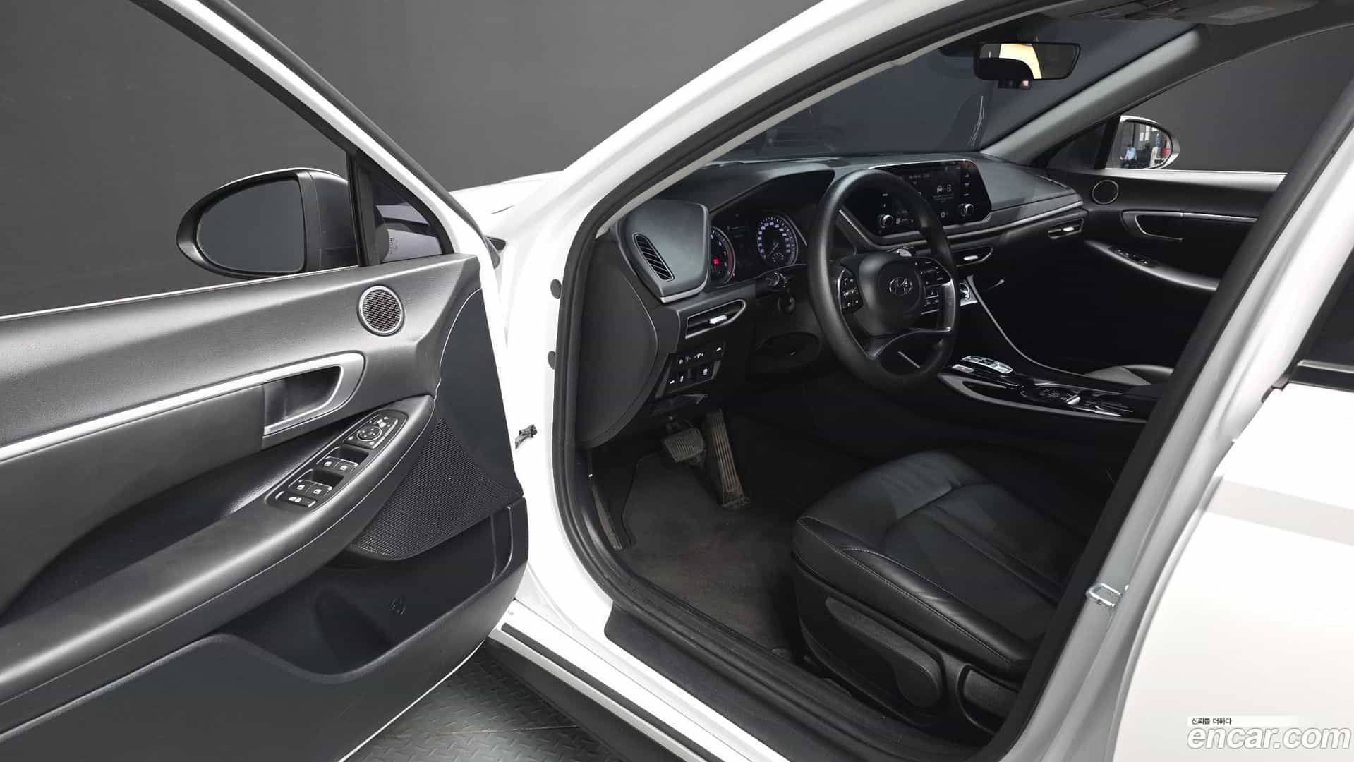 Sonata Hyundai 2022.2-INNER-010