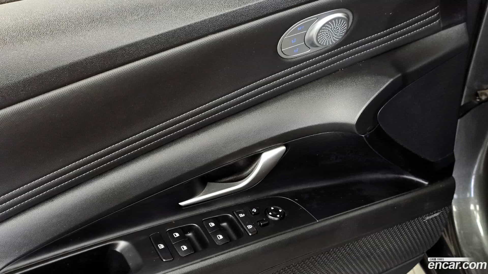 AVANTE Hyundai 2021.3-OPTION-042