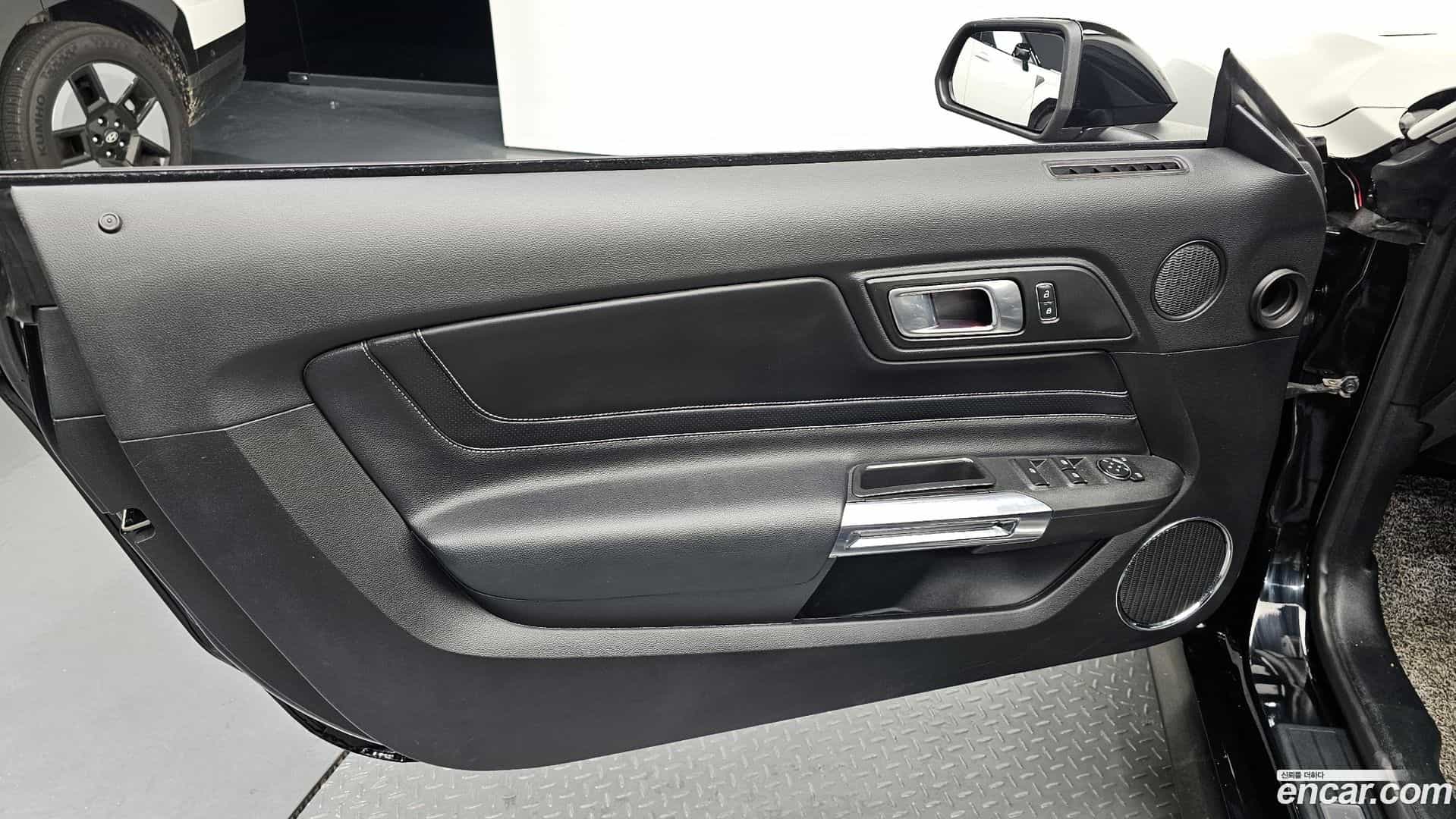 Mustang Ford 2020.8-INNER-034