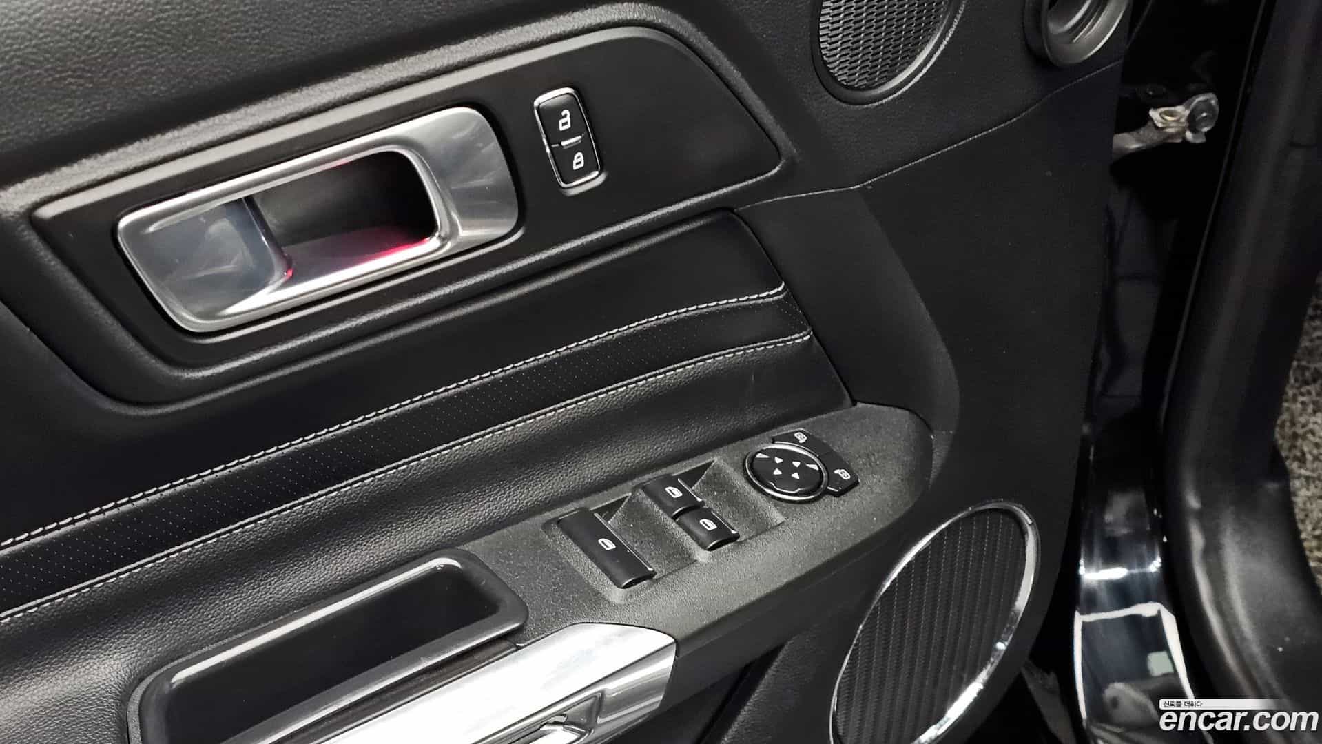 Mustang Ford 2020.8-OPTION-041
