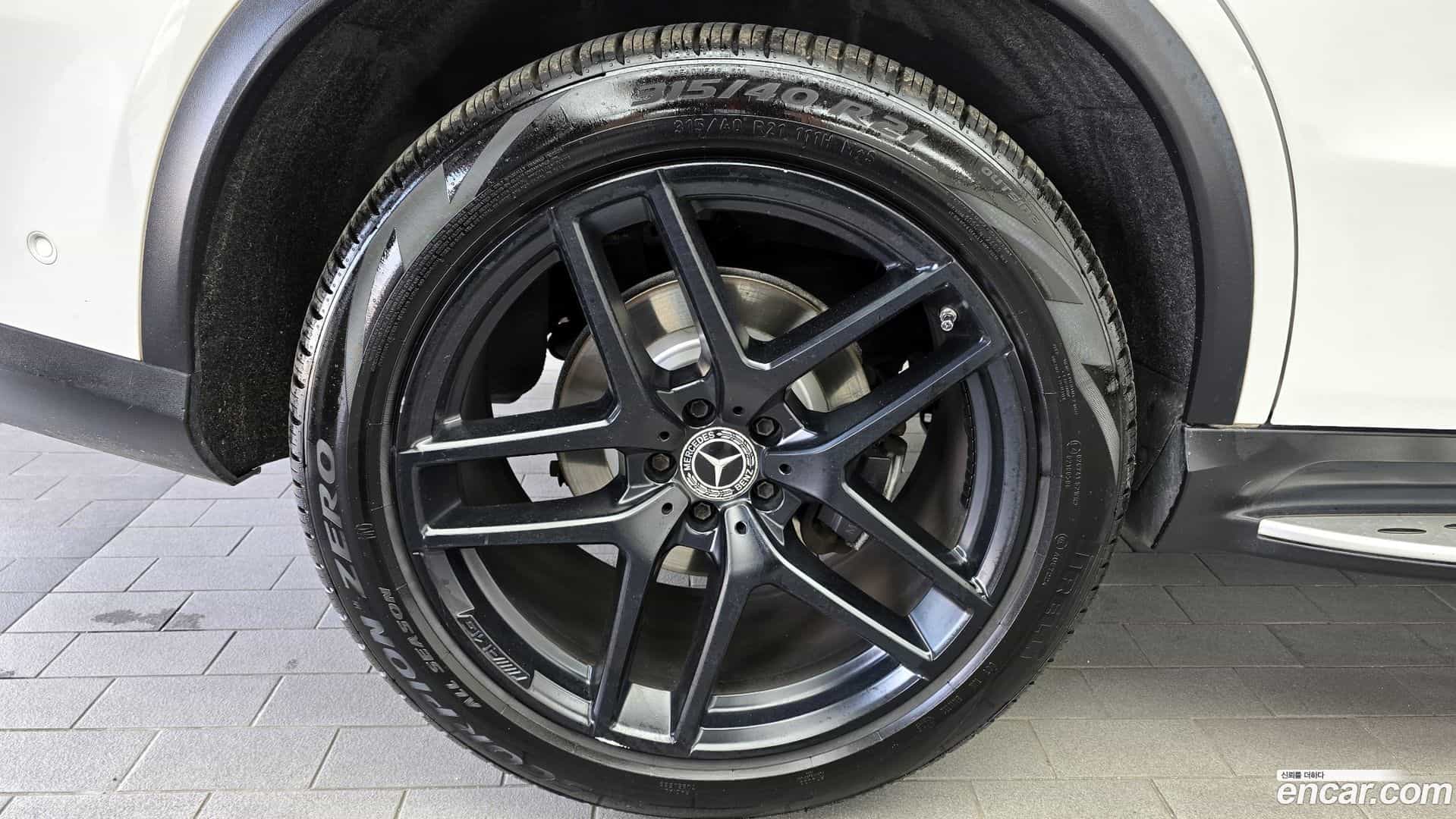 GLE-Class Mercedes-Benz 2017.3-OUTER-005