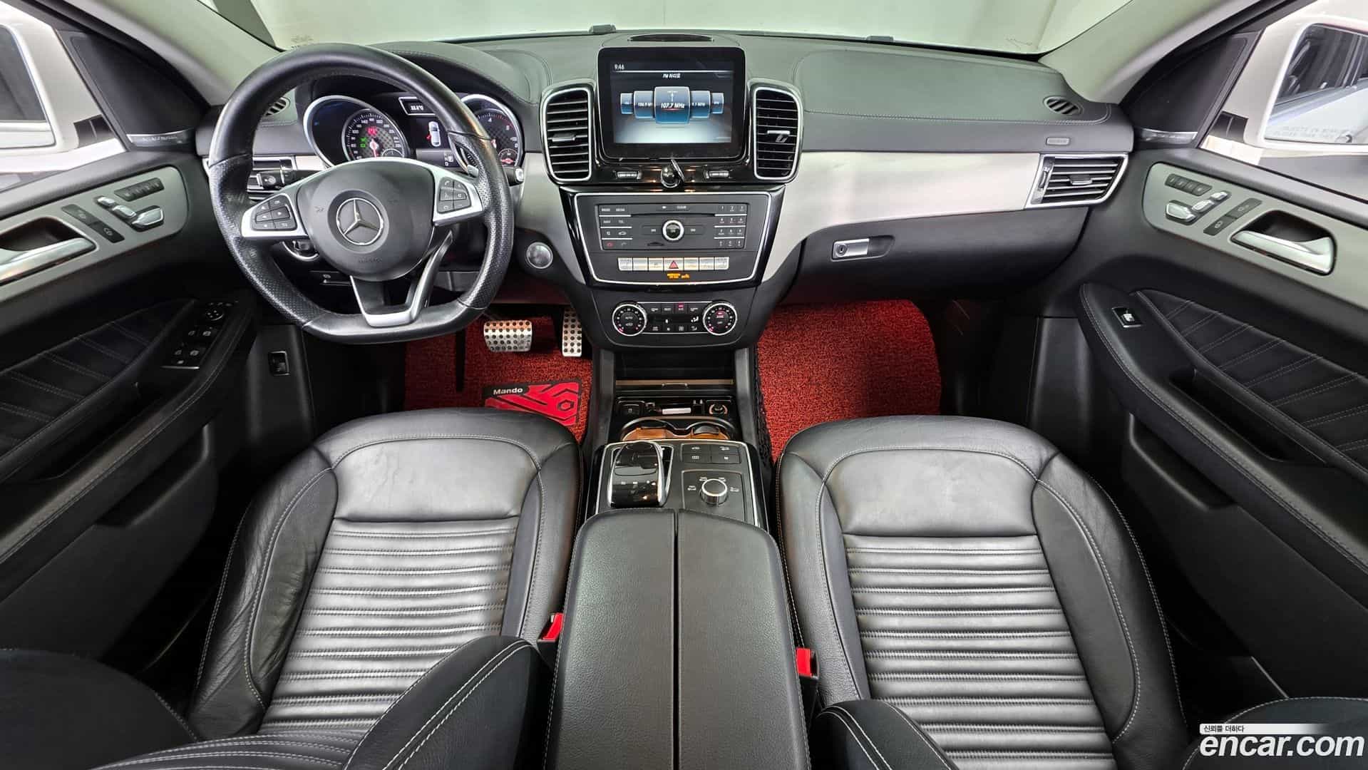 GLE-Class Mercedes-Benz 2017.3-INNER-007