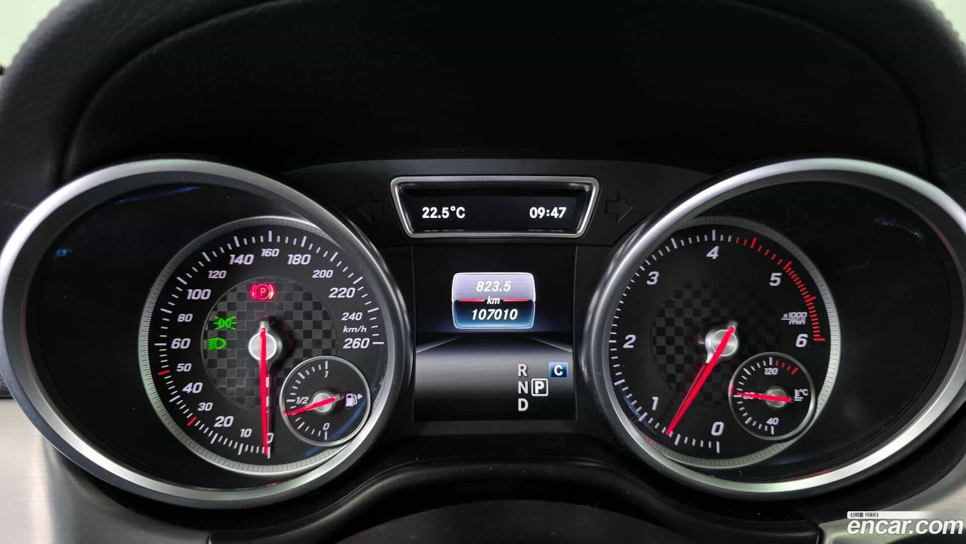 GLE-Class Mercedes-Benz 2017.3-INNER-008