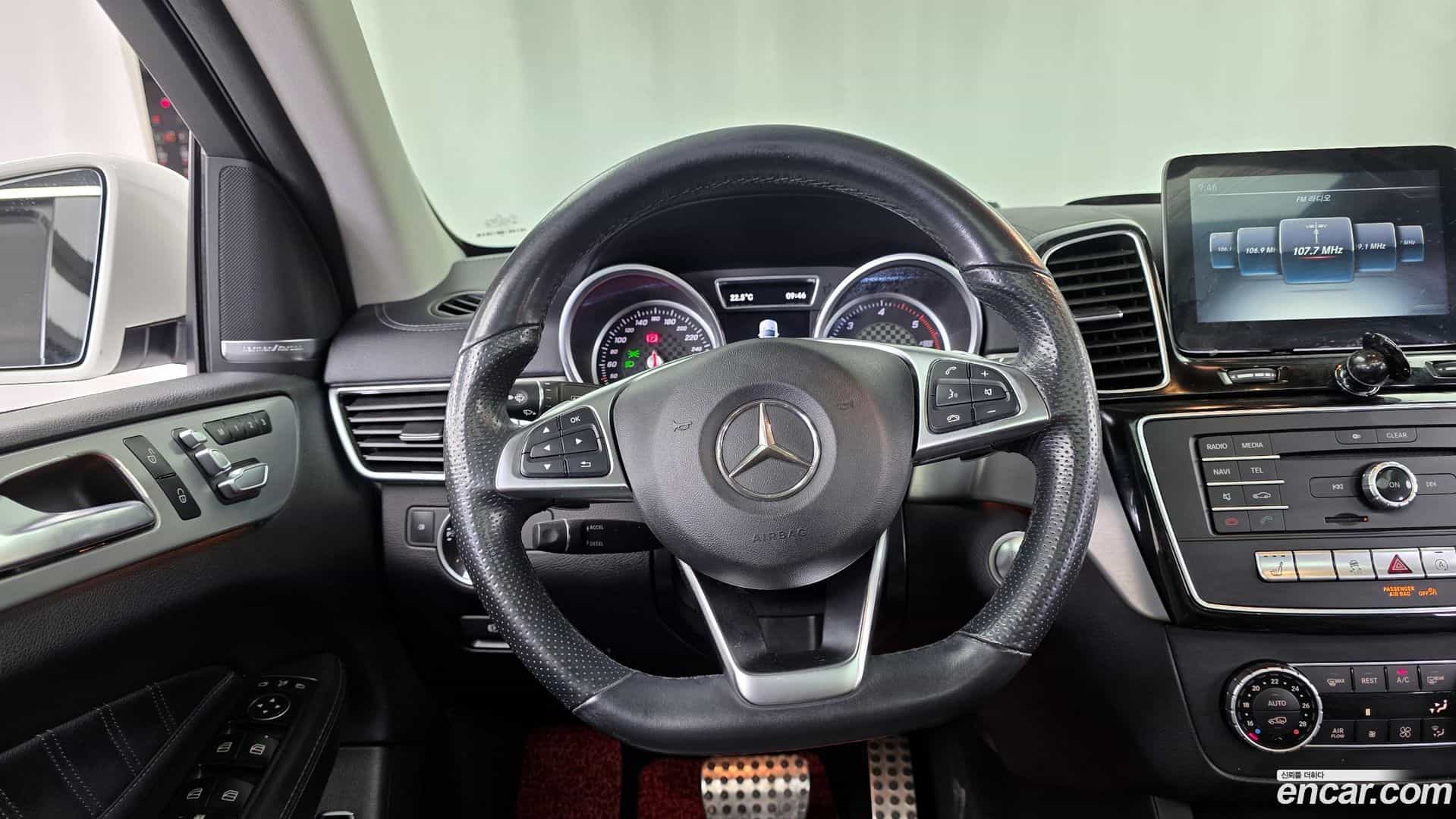 GLE-Class Mercedes-Benz 2017.3-OPTION-016