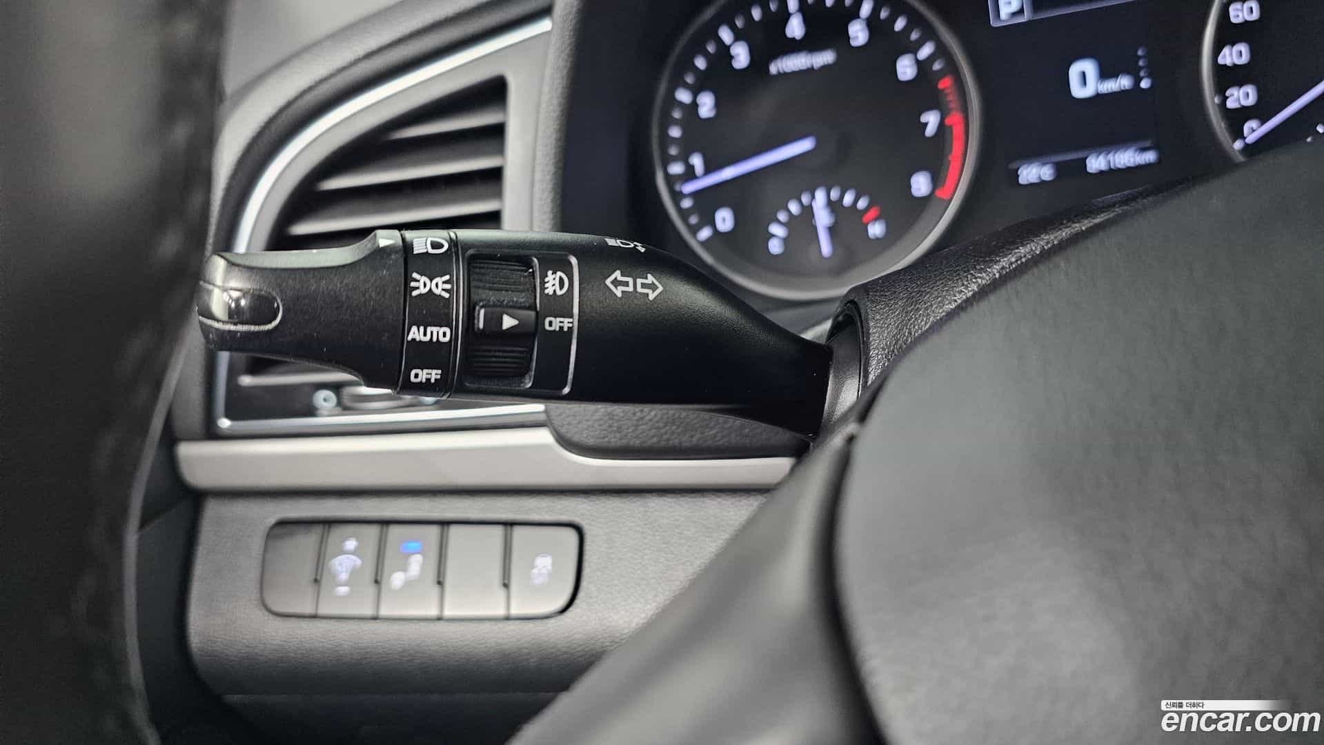 AVANTE Hyundai 2018.5-OPTION-020