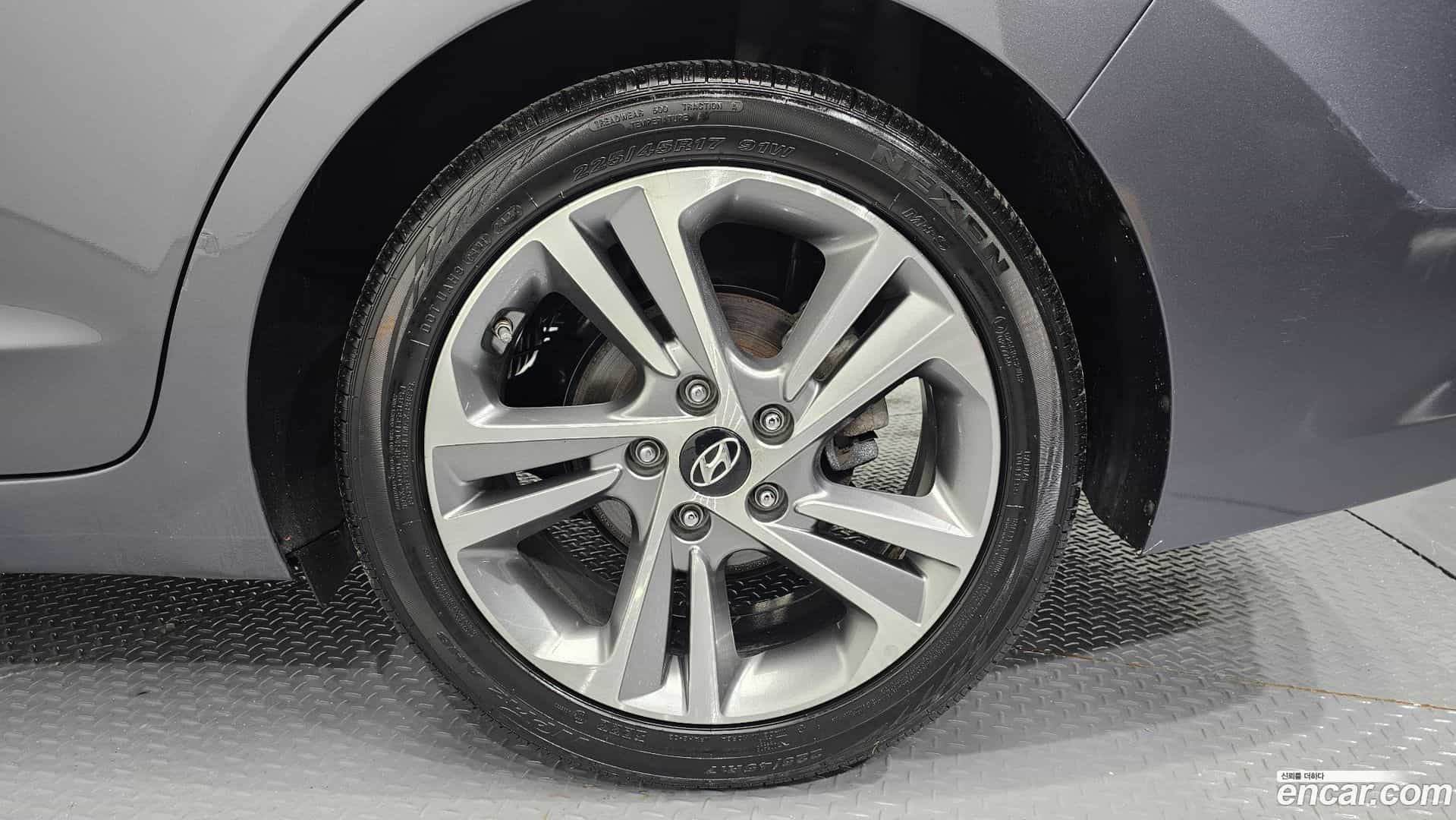 AVANTE Hyundai 2018.5-OUTER-031