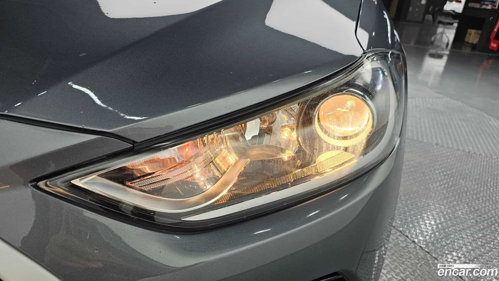 AVANTE Hyundai 2018.5-OUTER-032