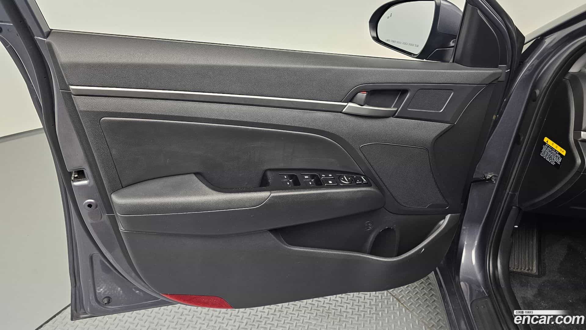 AVANTE Hyundai 2018.5-INNER-034
