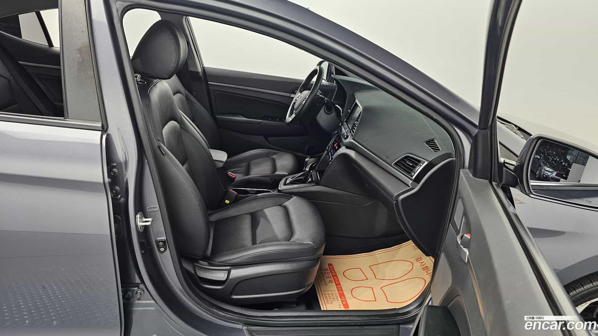 AVANTE Hyundai 2018.5-INNER-036