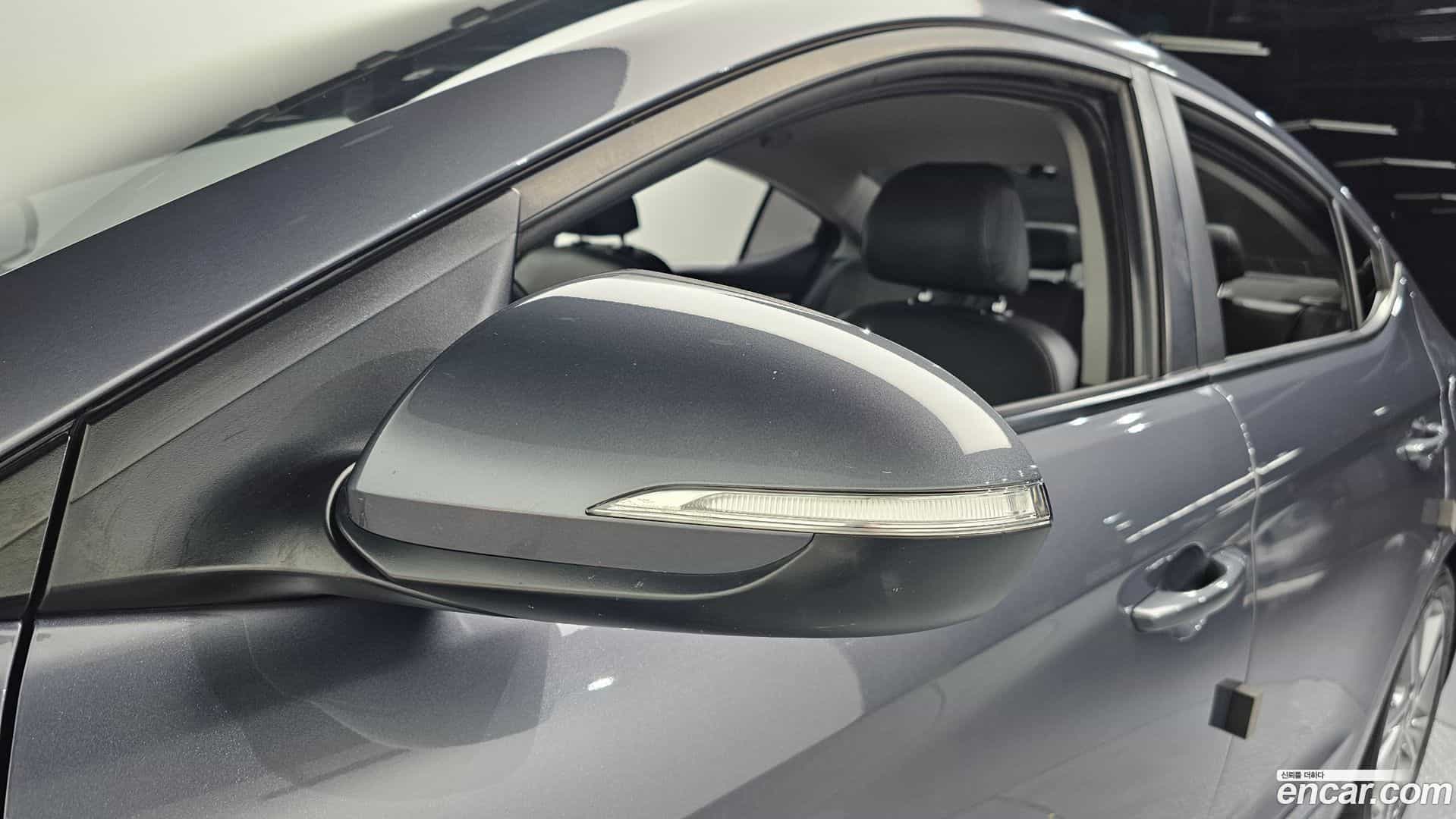 AVANTE Hyundai 2018.5-OPTION-040