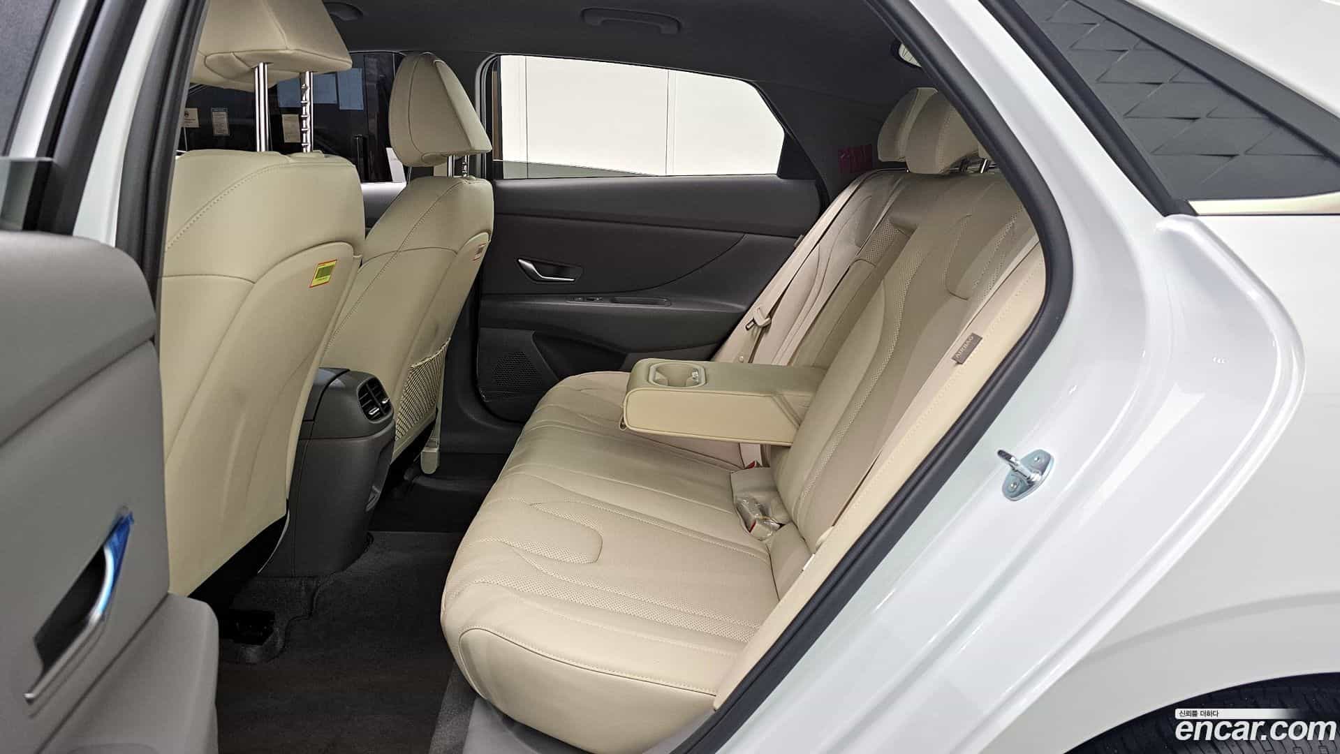 AVANTE Hyundai 2025.8-OPTION-016