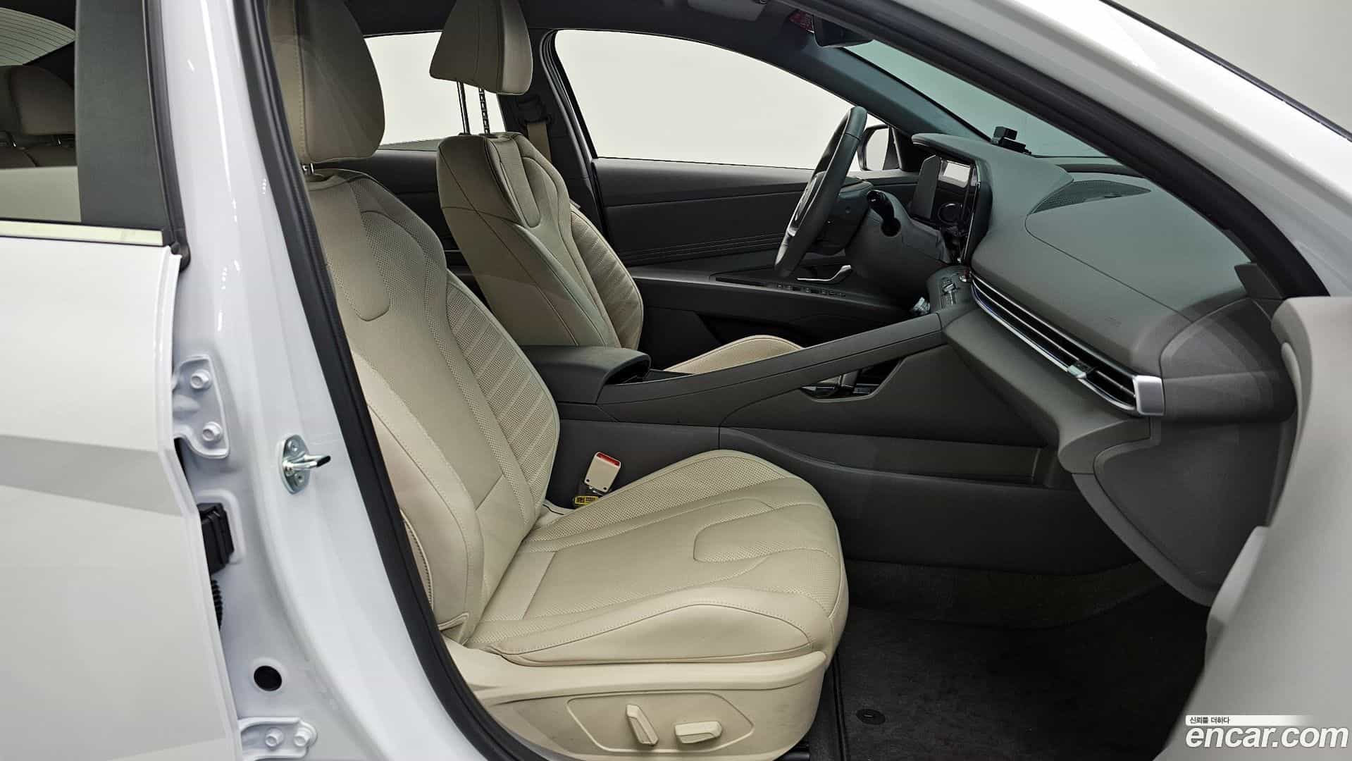 AVANTE Hyundai 2025.8-INNER-036