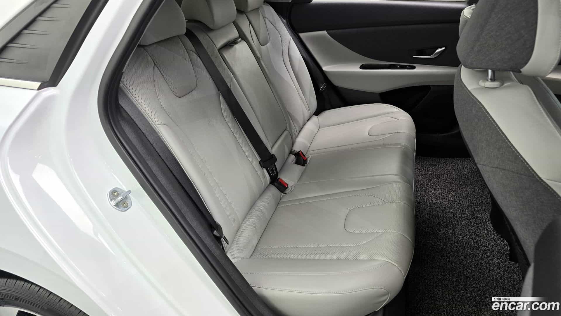 AVANTE Hyundai 2021.10-OPTION-015