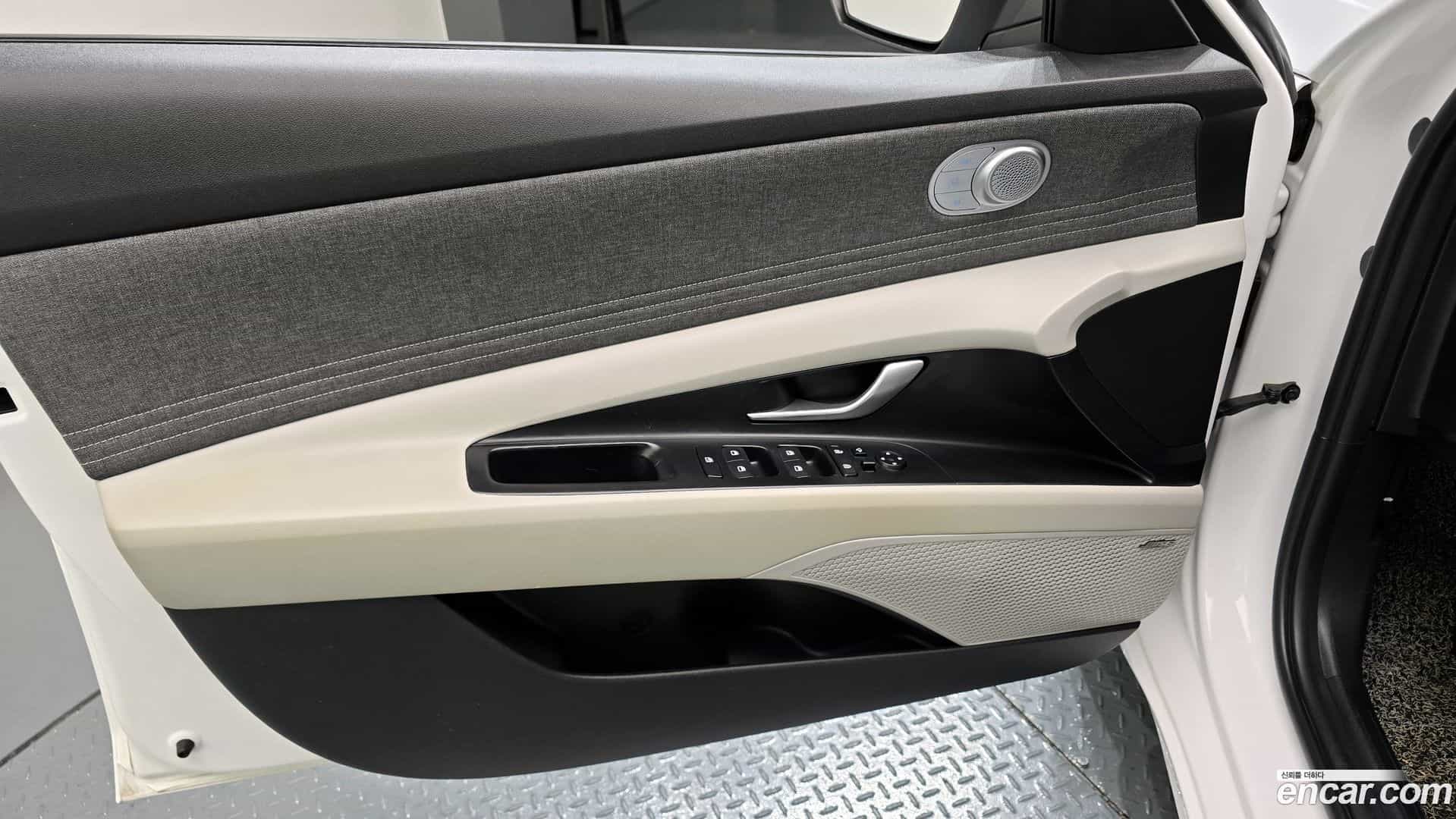 AVANTE Hyundai 2021.10-INNER-034