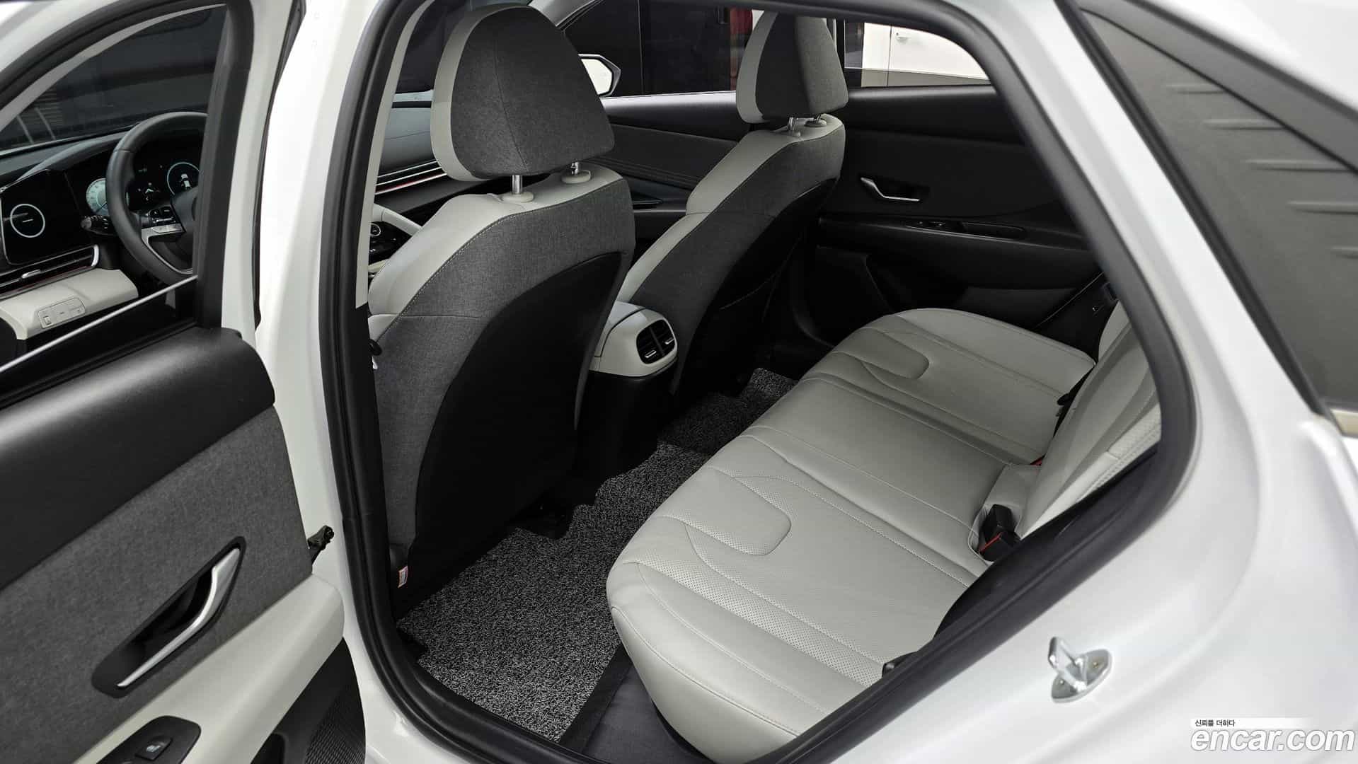 AVANTE Hyundai 2021.10-INNER-036