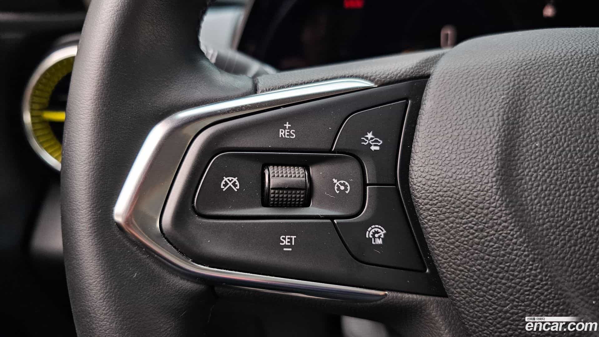 Trax Chevrolet 2023.5-OPTION-022