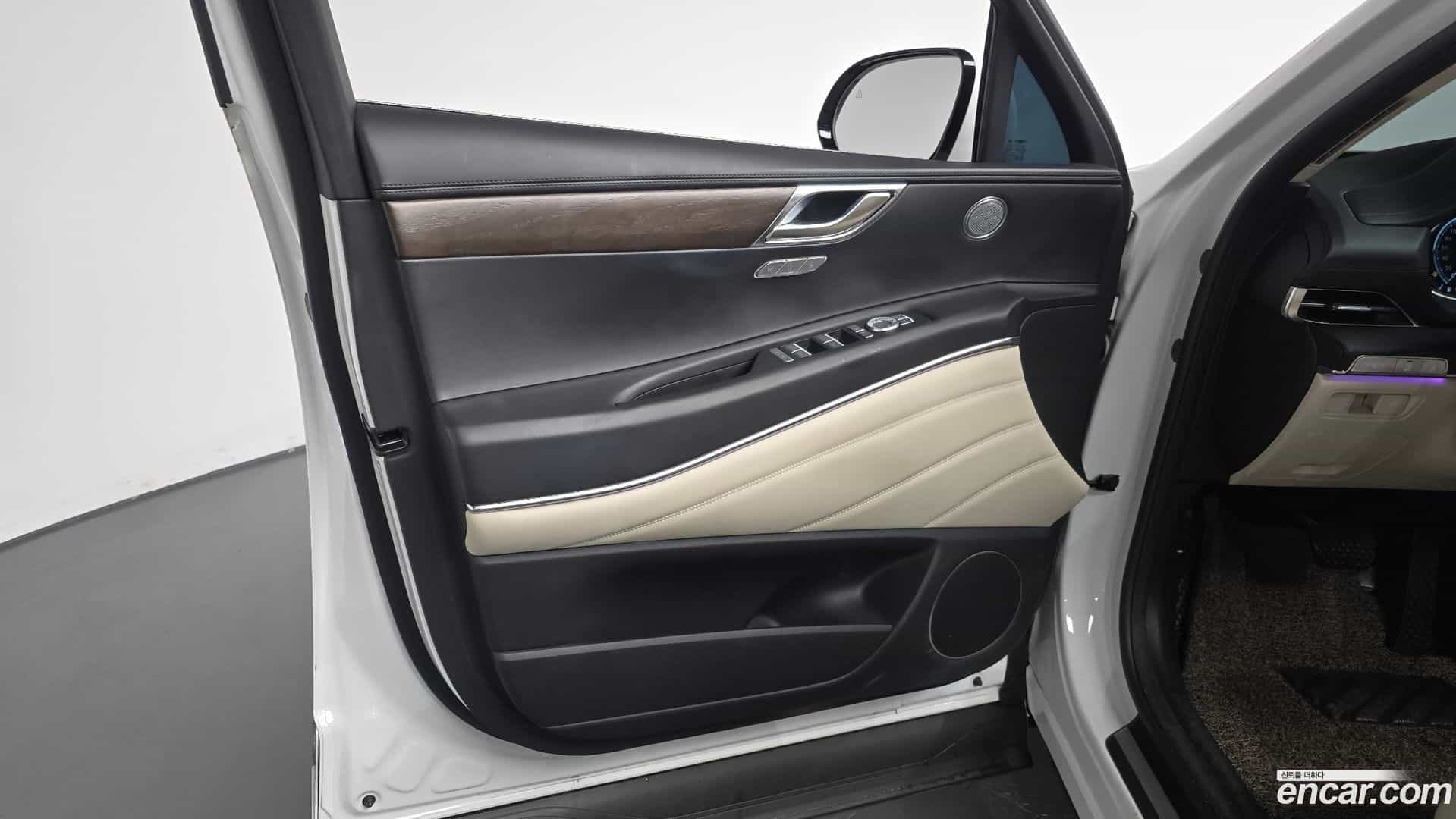 GV80 Genesis 2023.0-INNER-034