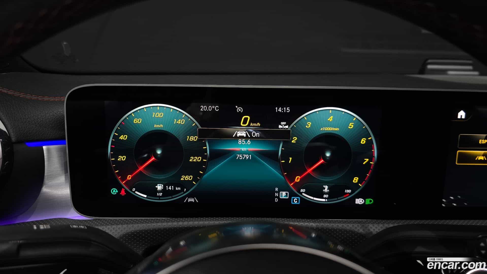 CLA-Class Mercedes-Benz 2020.3-INNER-008