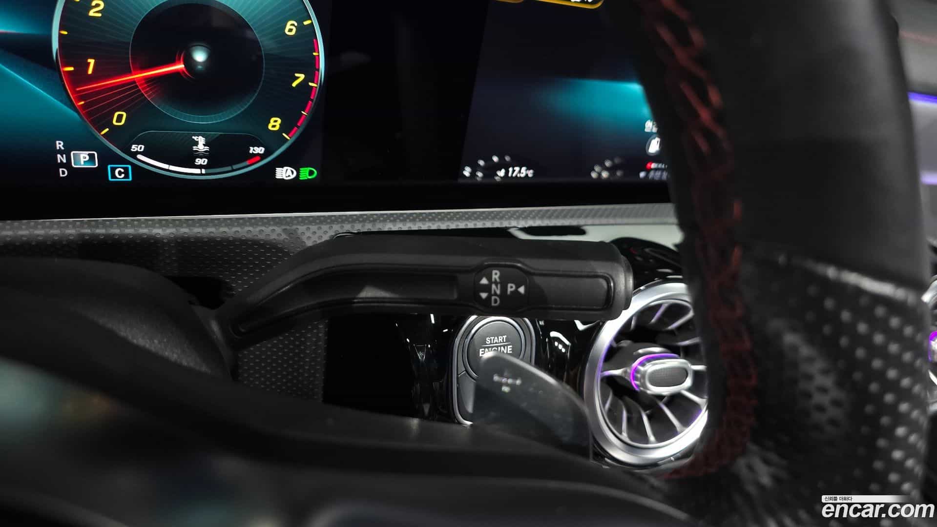 CLA-Class Mercedes-Benz 2020.3-INNER-009