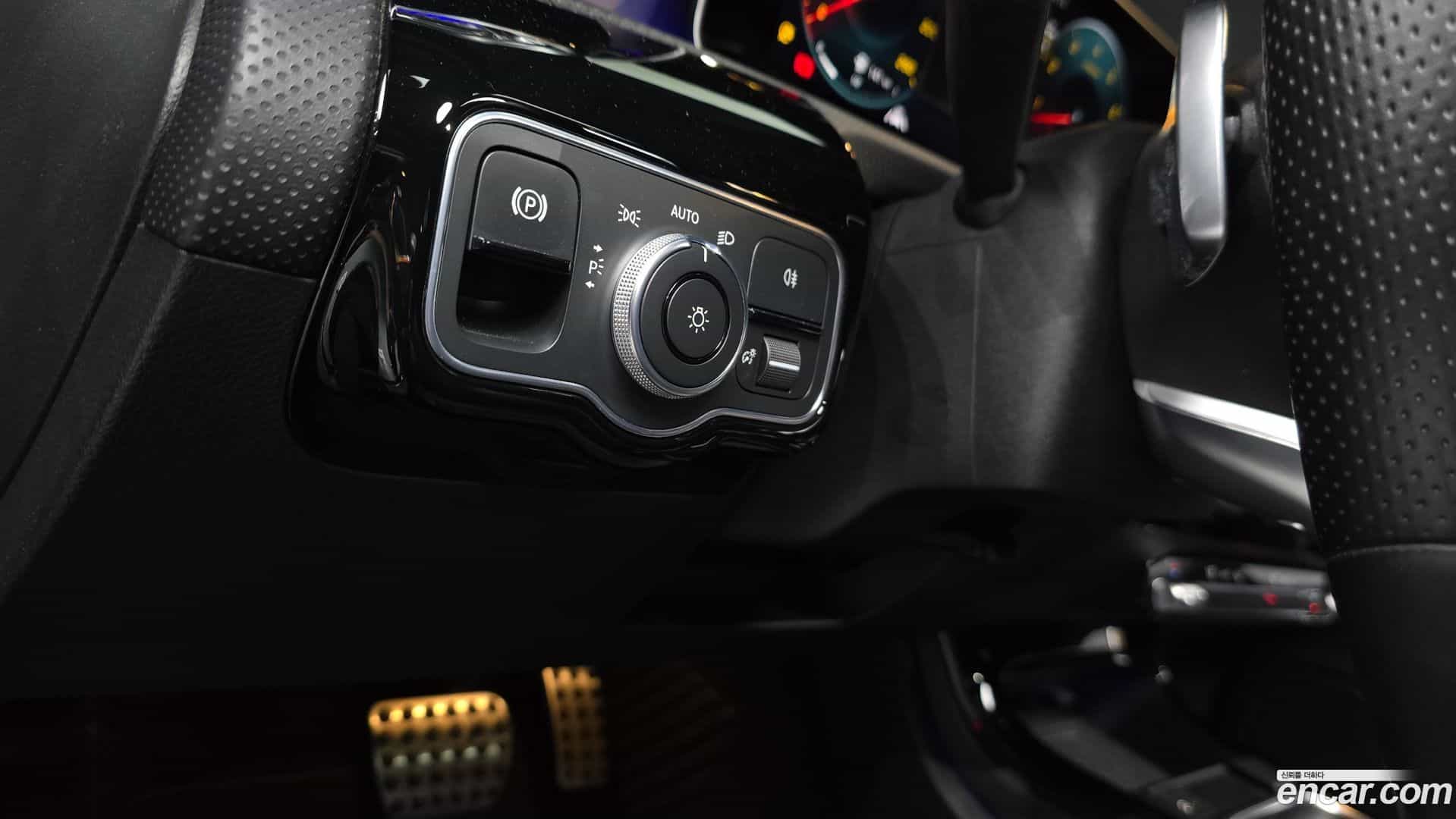 CLA-Class Mercedes-Benz 2020.3-OPTION-020