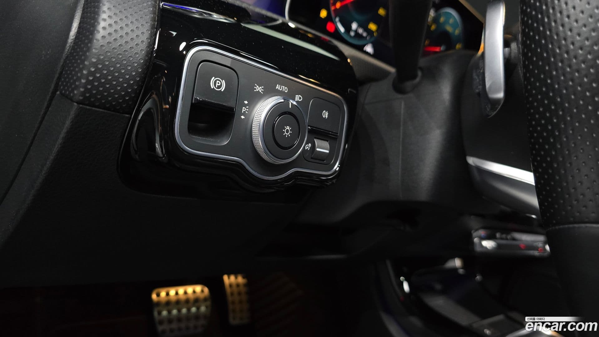 Main__Slider__Photo:CLA-Class Mercedes-Benz 2020.3-15