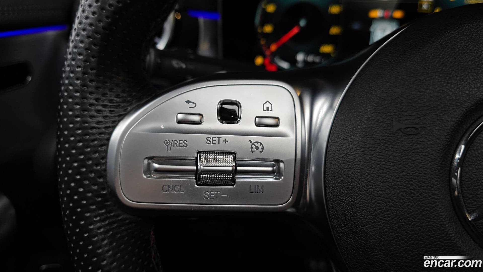 Main__Slider__Photo:CLA-Class Mercedes-Benz 2020.3-27