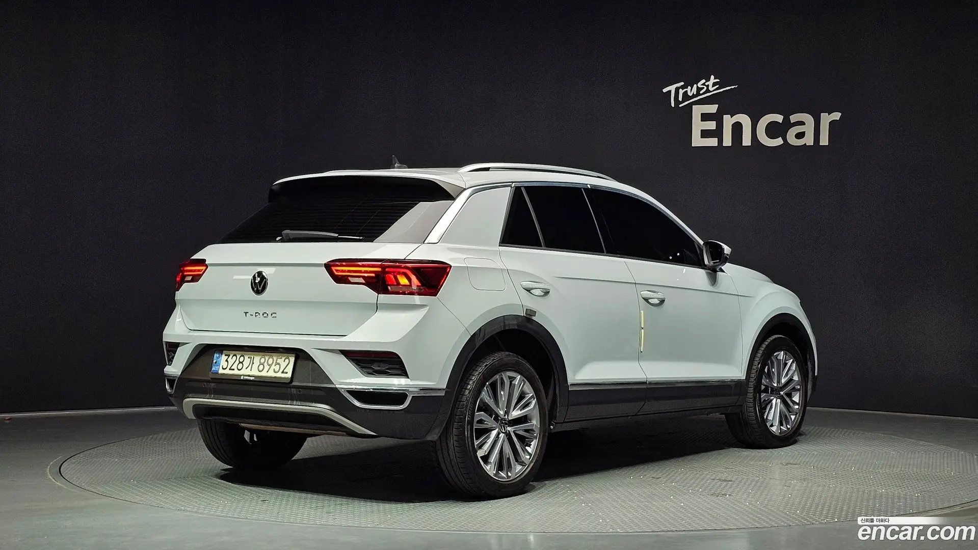 Main__Slider__Photo:T-Roc Volkswagen 2021.3-1