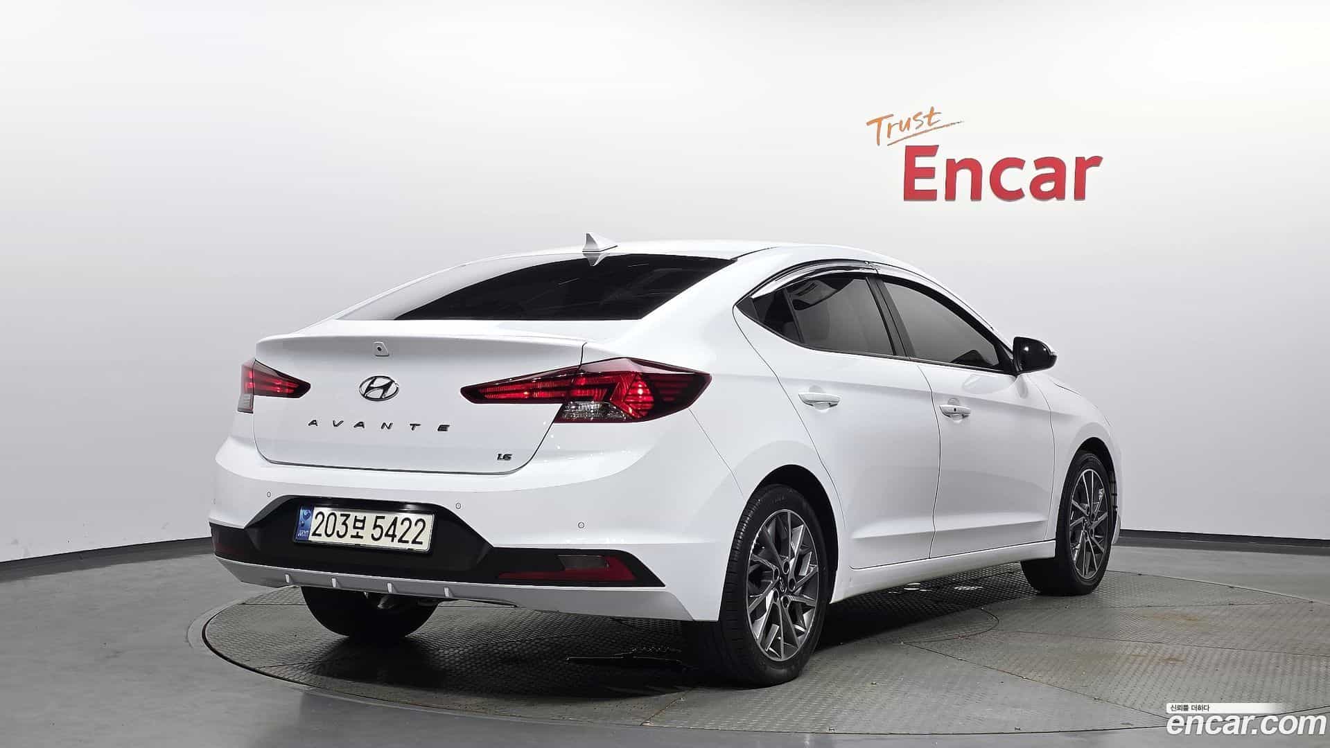 AVANTE Hyundai 2020.0-OUTER-002