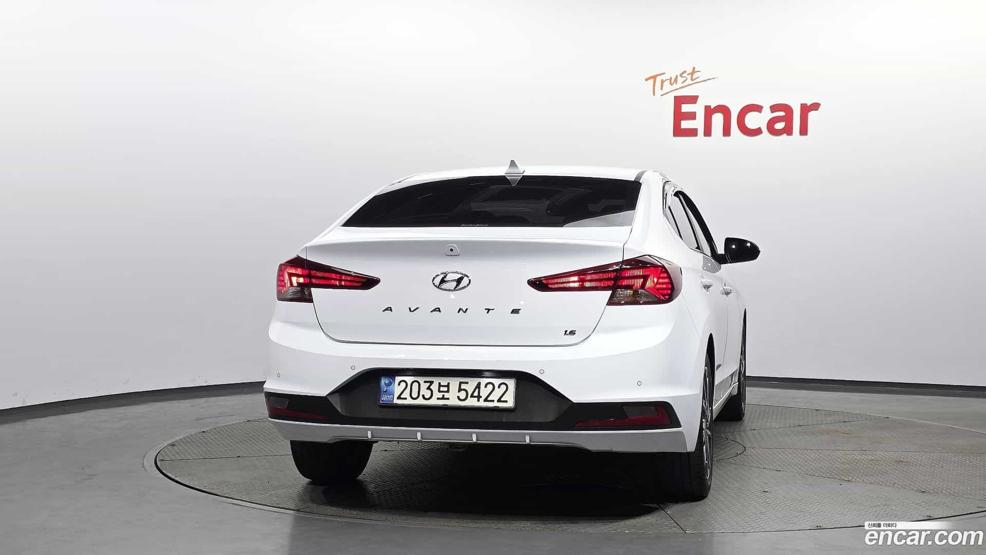 AVANTE Hyundai 2020.0-OUTER-004